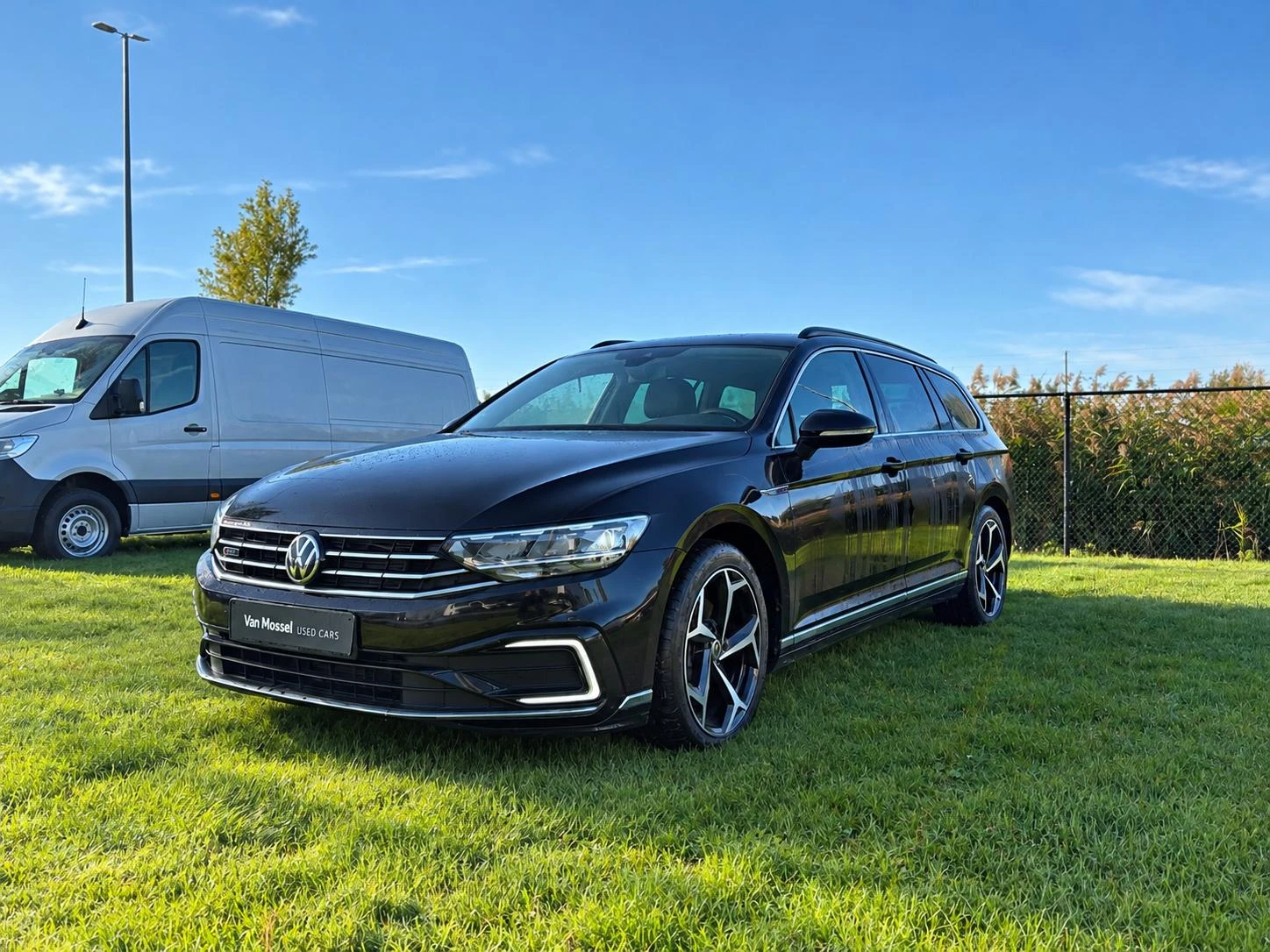 Volkswagen-Passat-image-1