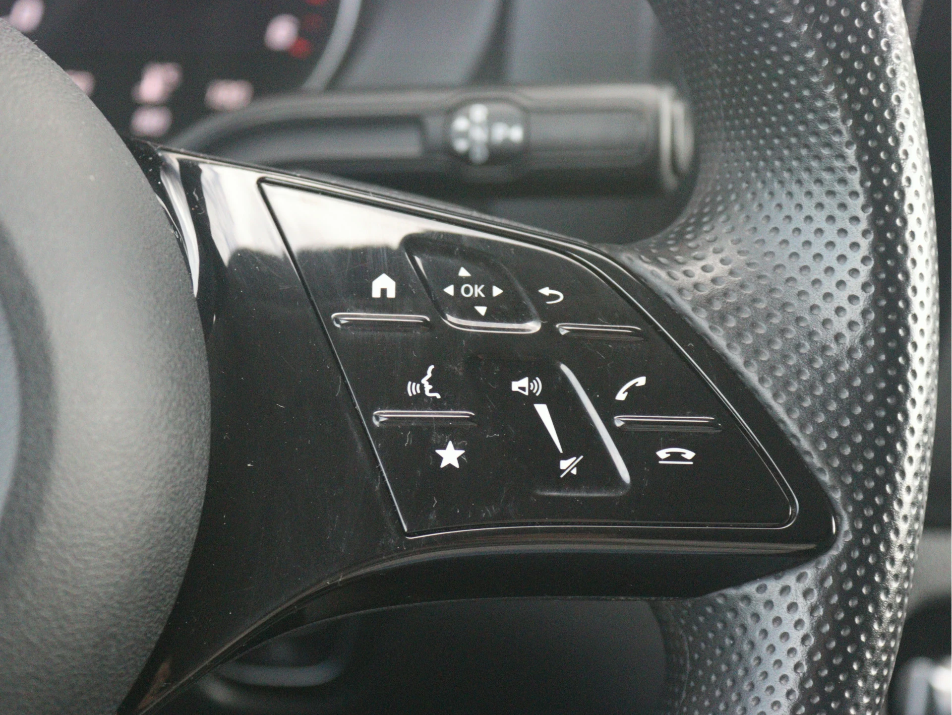 Mercedes-Benz-Vito-image-7