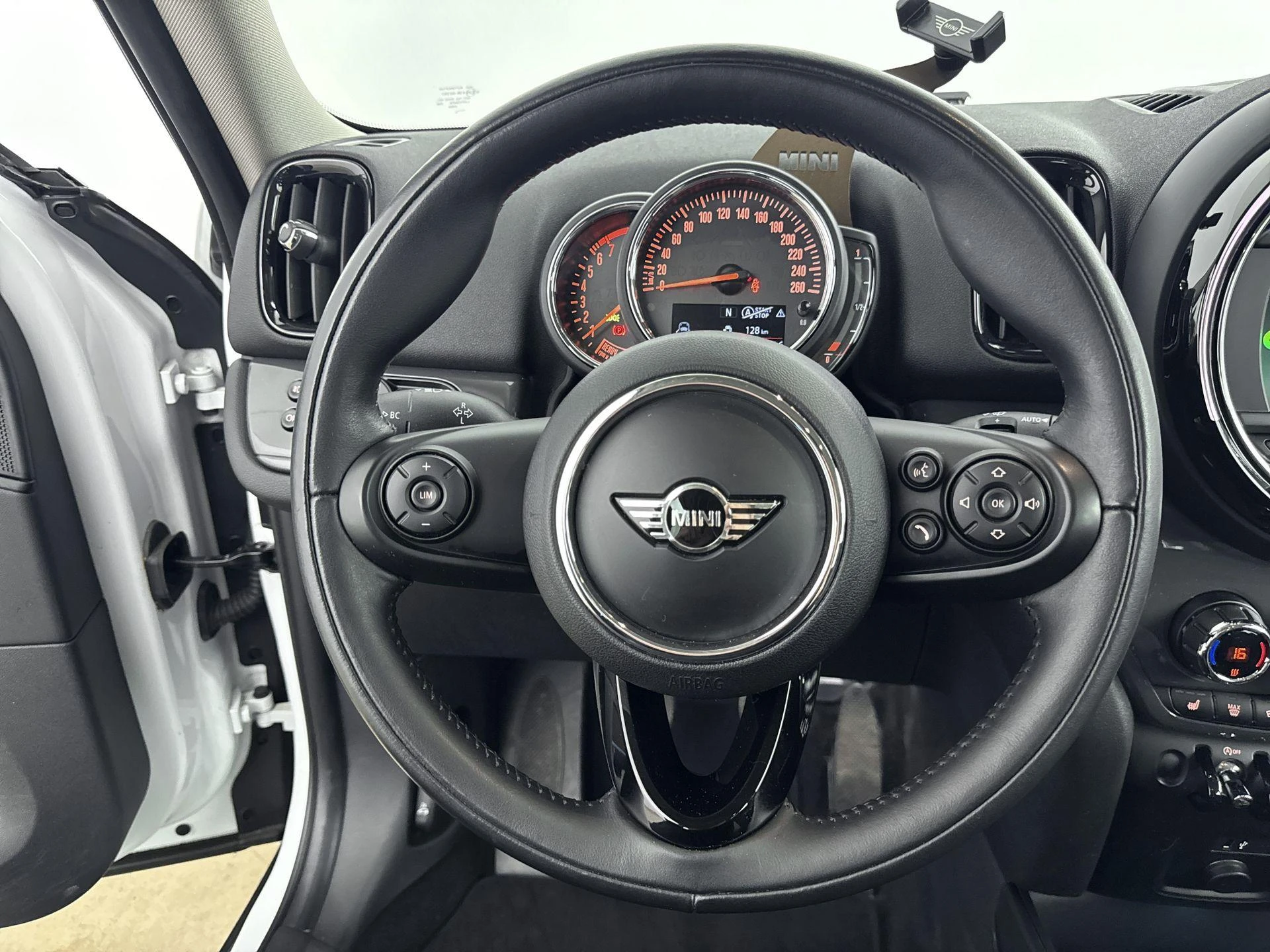 MINI-Countryman-image-13