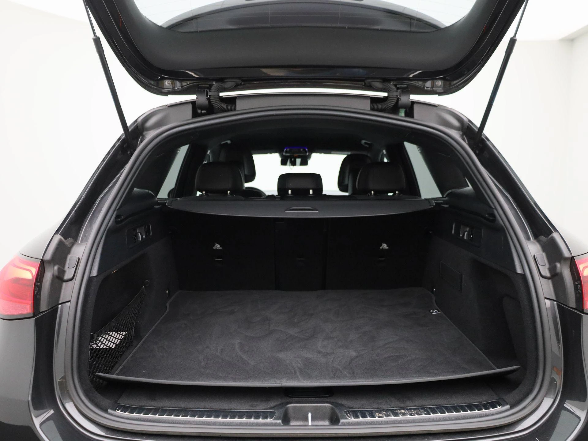 Mercedes-Benz-GLC-image-12