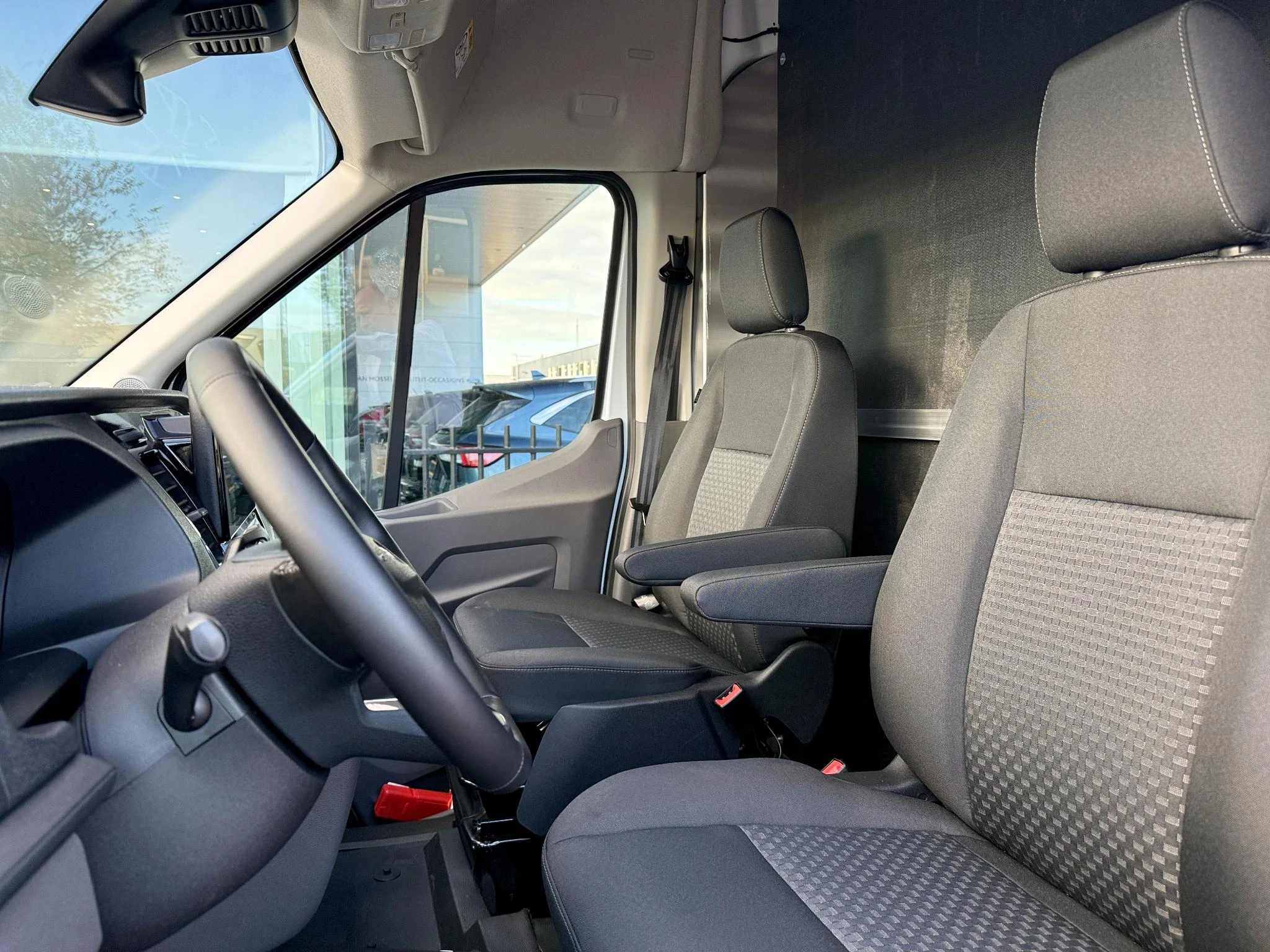 Ford-E-Transit-image-22