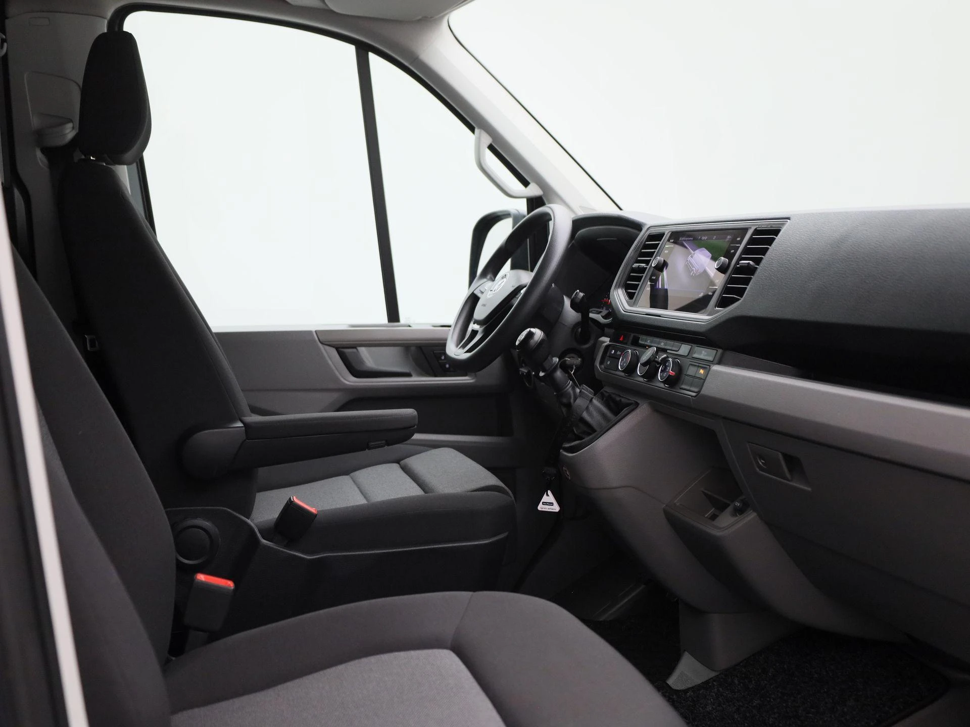 Volkswagen-Crafter-image-34