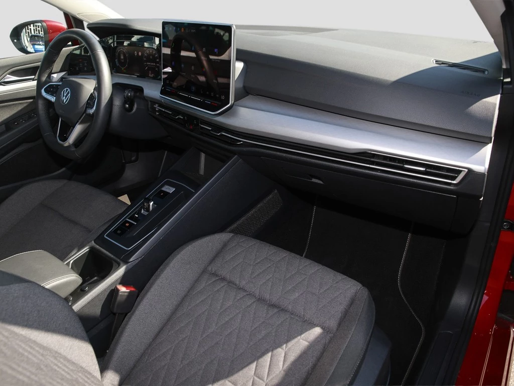 Volkswagen Golf VIII 1.5 eTSI DSG Life Pano, AHK, VWG