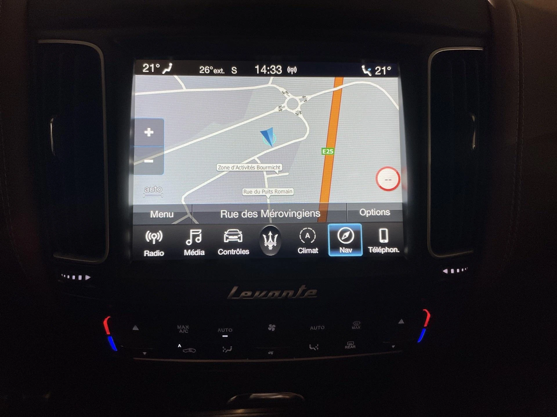 Maserati-Levante-image-2
