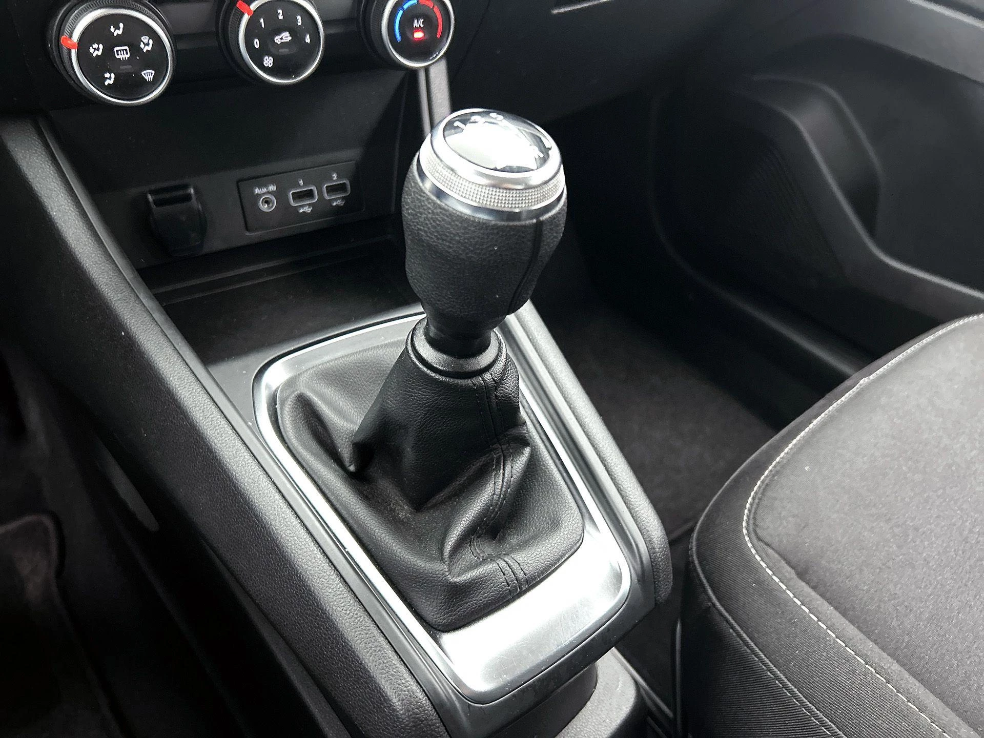 Renault-Captur-image-26