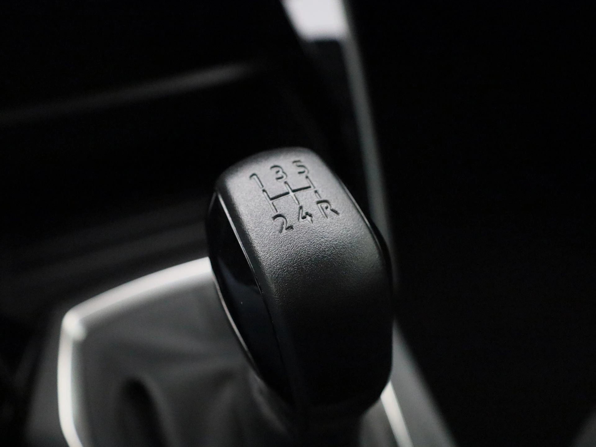 Peugeot-208-image-19