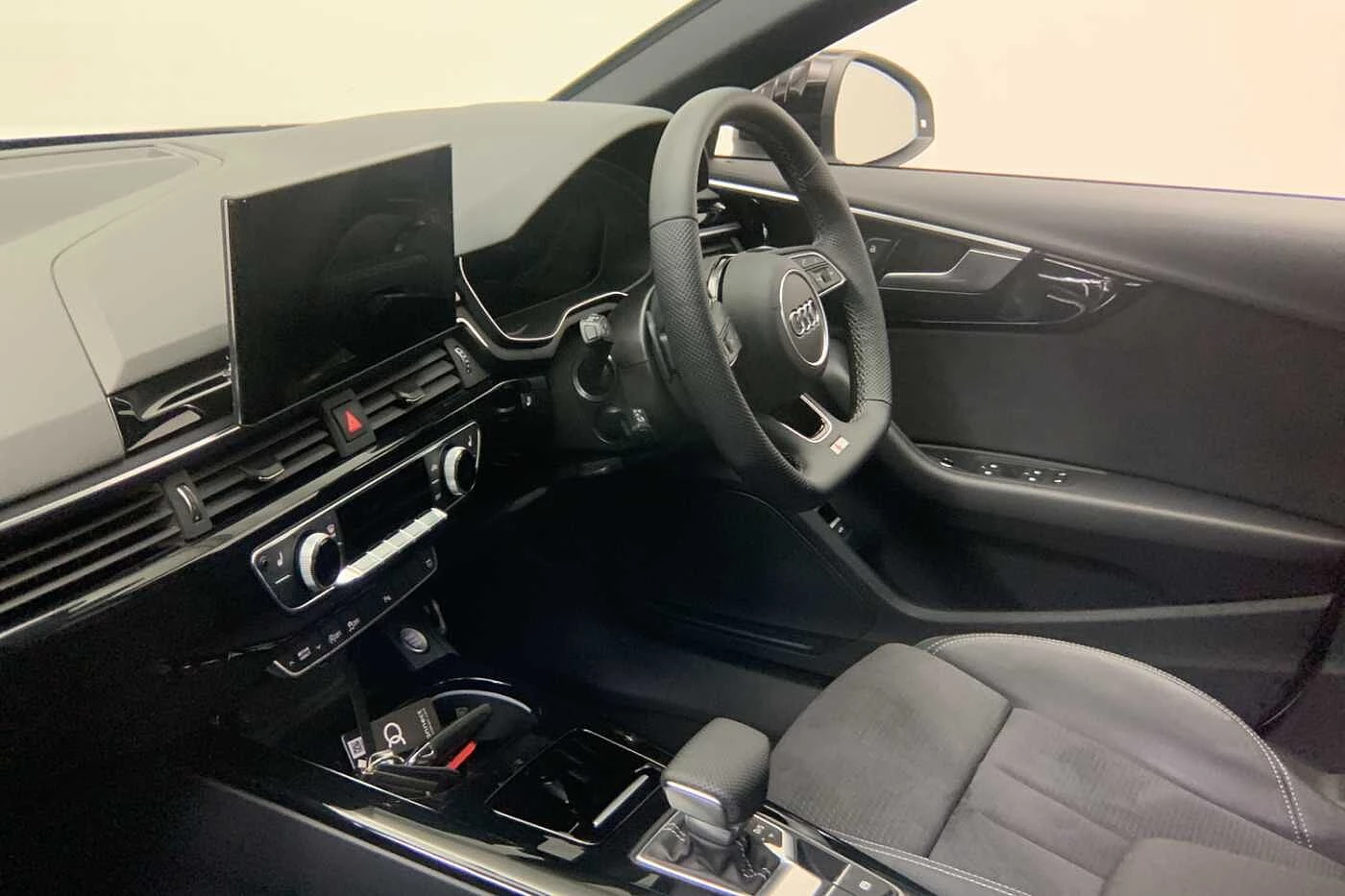 Audi-A4-image-1