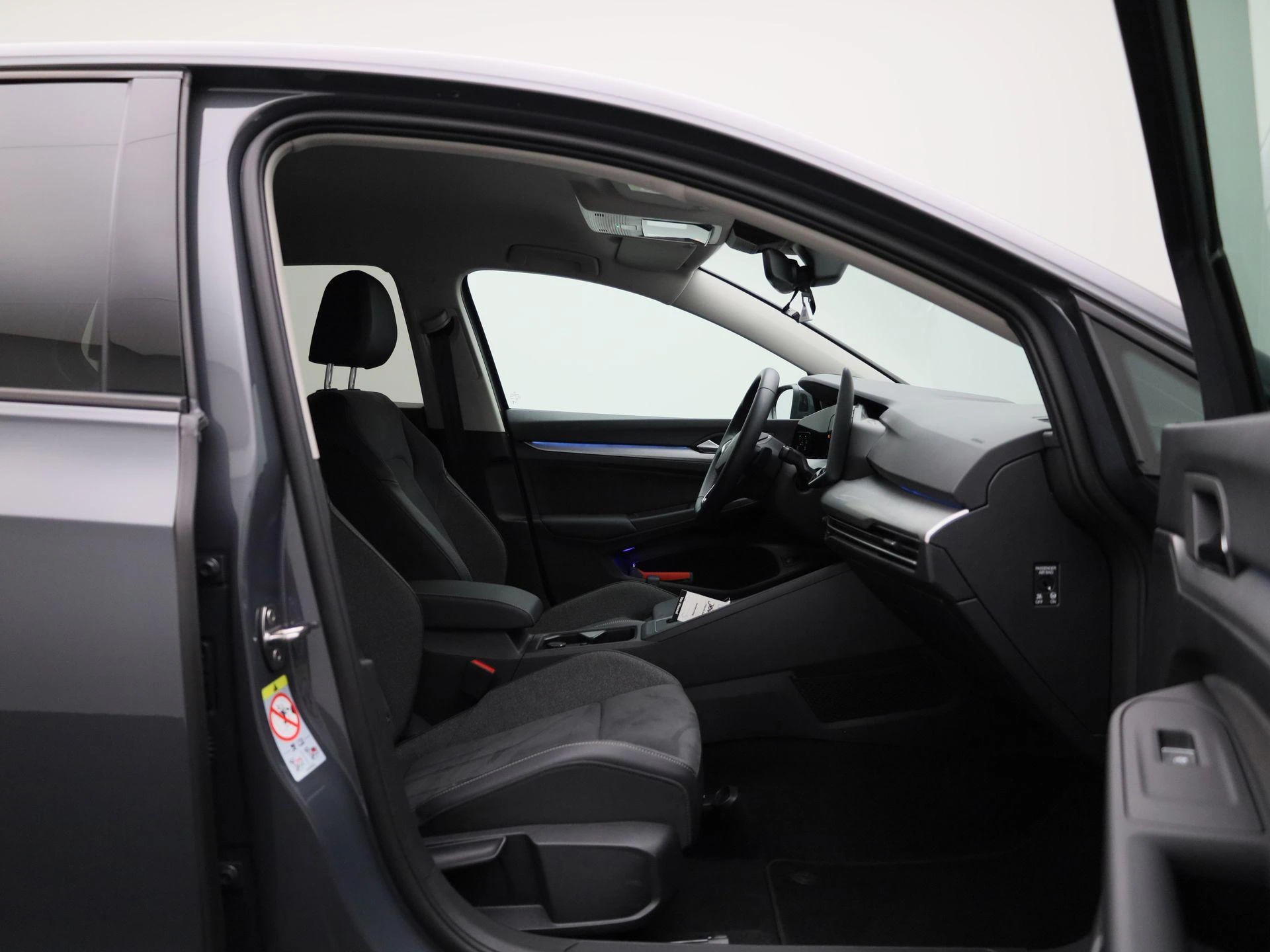 Volkswagen-Golf-image-39