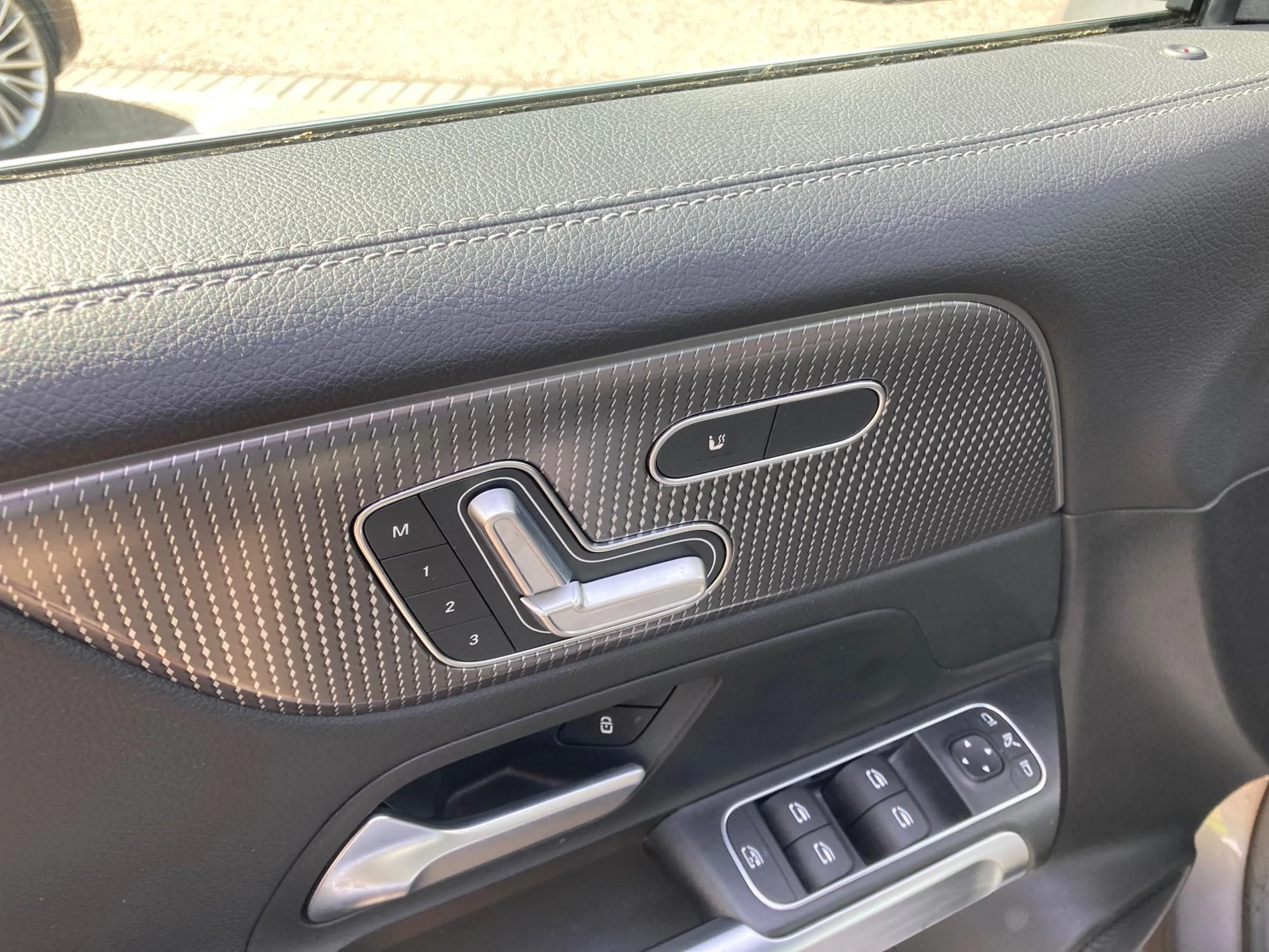 Mercedes-Benz-GLB-image-6