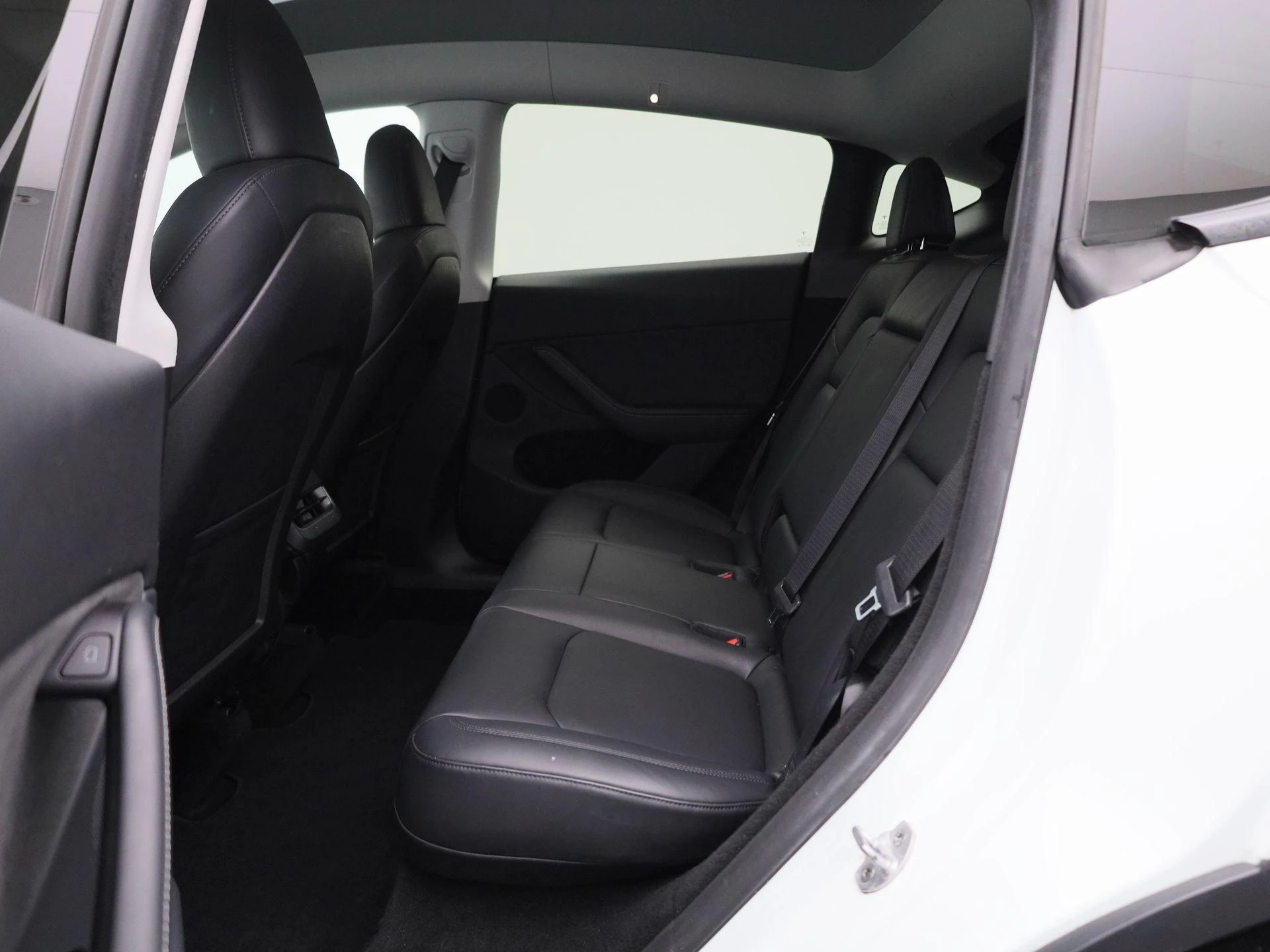 Tesla-Model Y-image-9