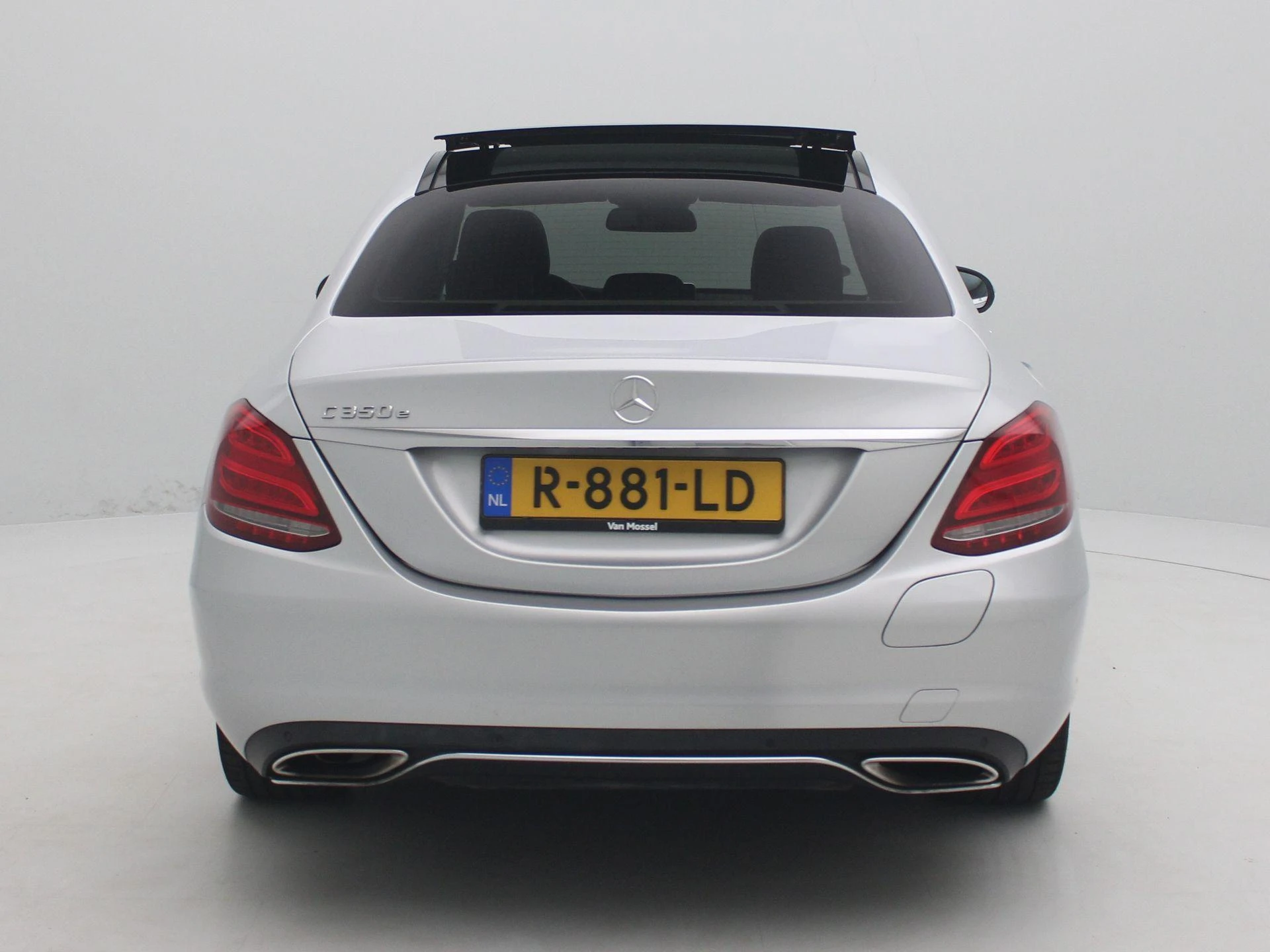 Mercedes-Benz-C-Klasse-image-5