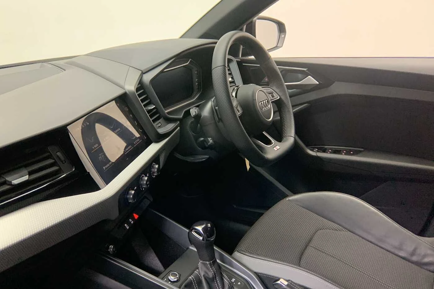Audi-A1 Sportback-image-1