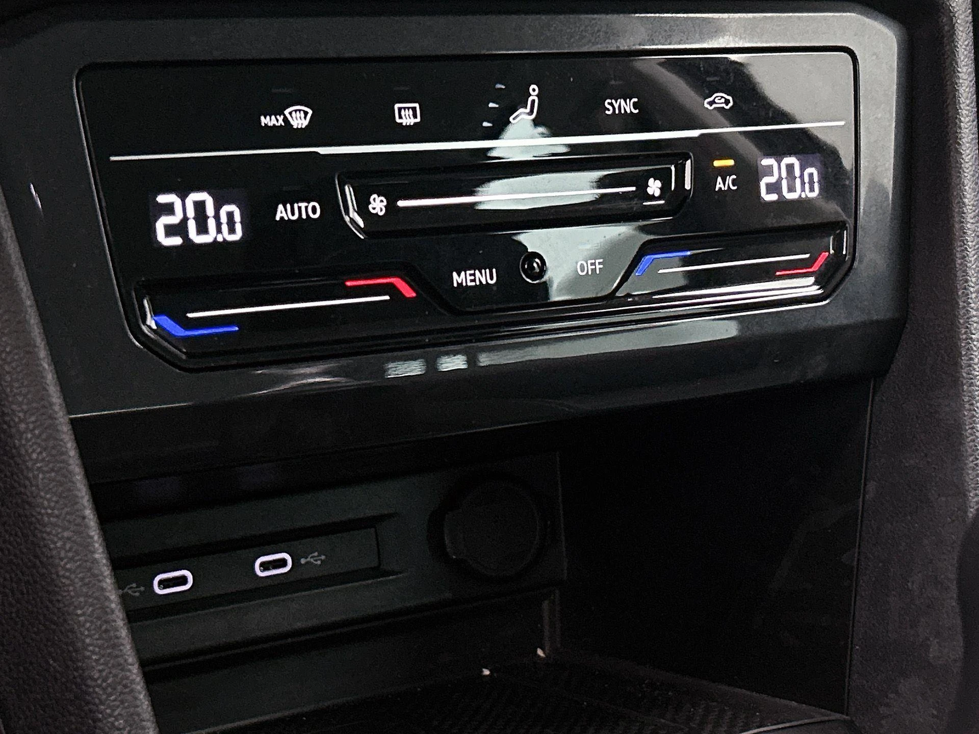Volkswagen-Tiguan-image-18