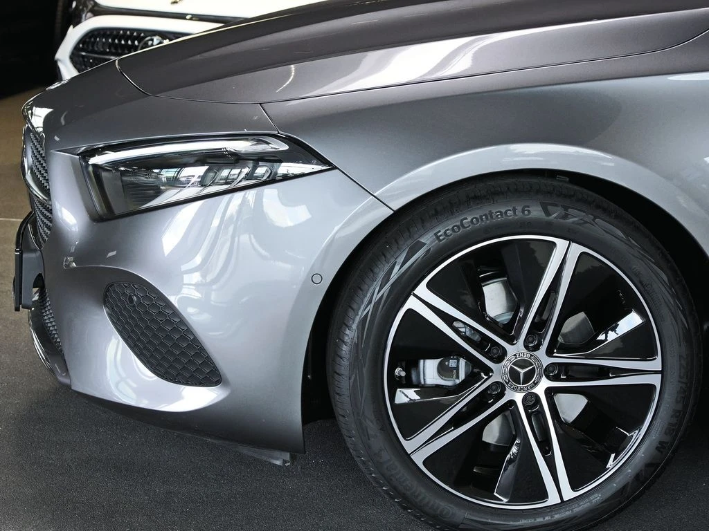 Mercedes-Benz-A-Klasse 180-image-3