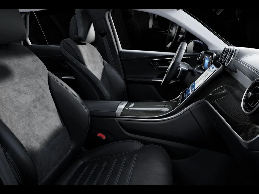 Mercedes-Benz-GLC 300-image-10