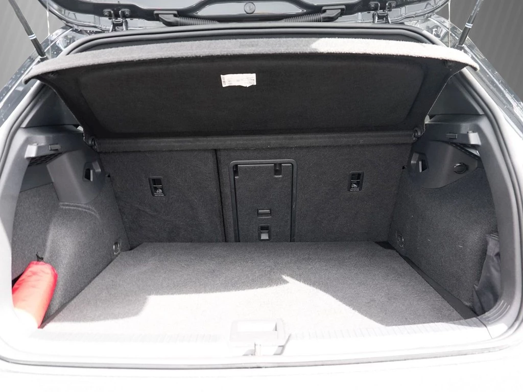 Volkswagen Golf VIII 1.5 TSI R-Line Navi/LED/SHZ