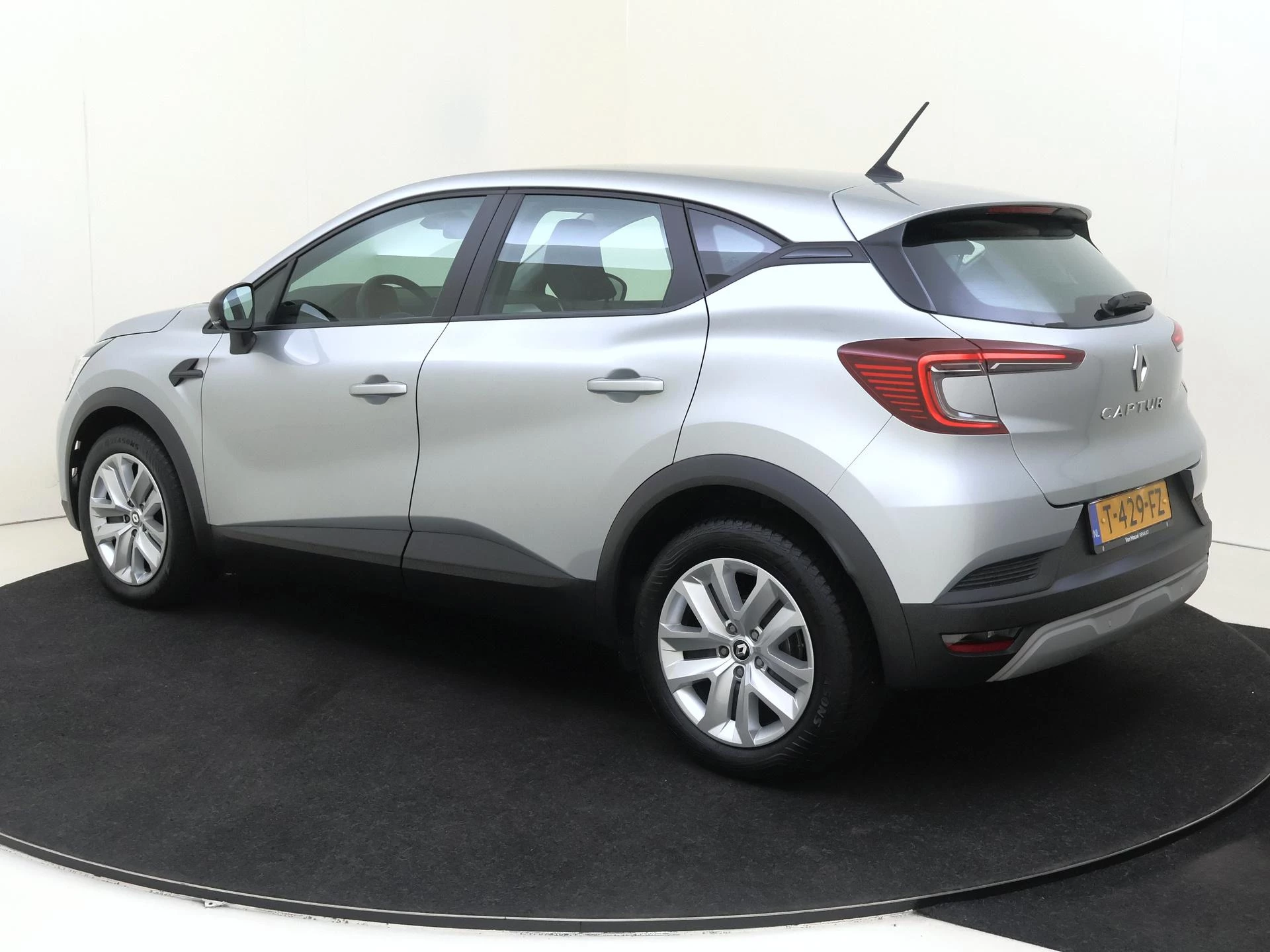 Renault-Captur-image-5