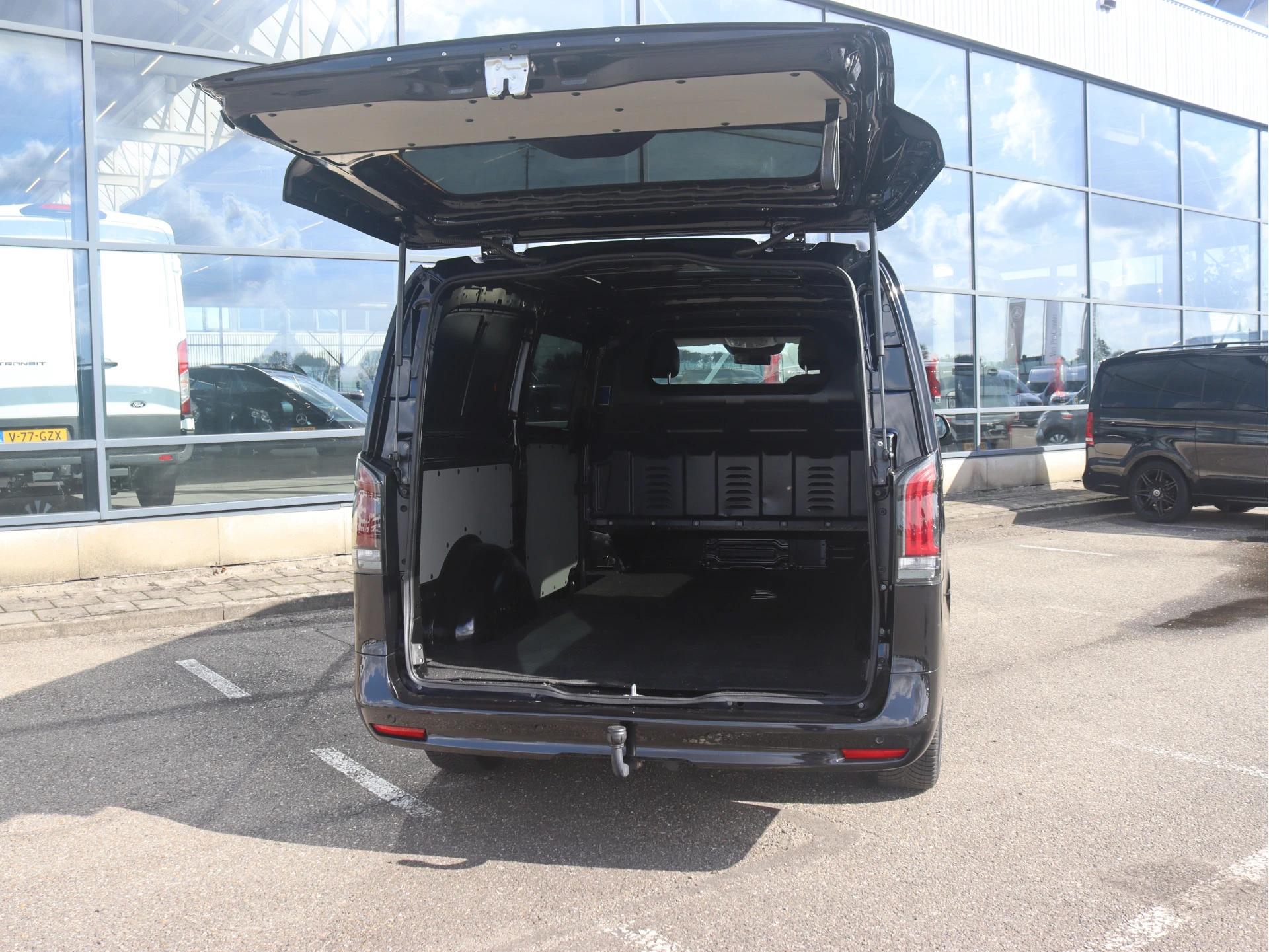 Mercedes-Benz-Vito-image-2