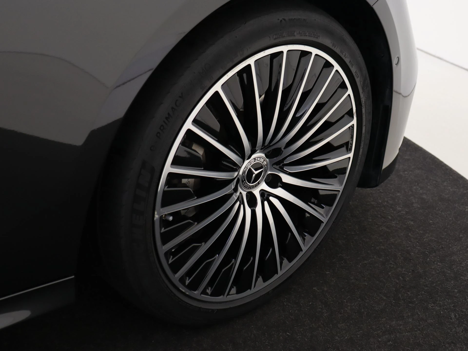Mercedes-Benz-E-Klasse-image-31