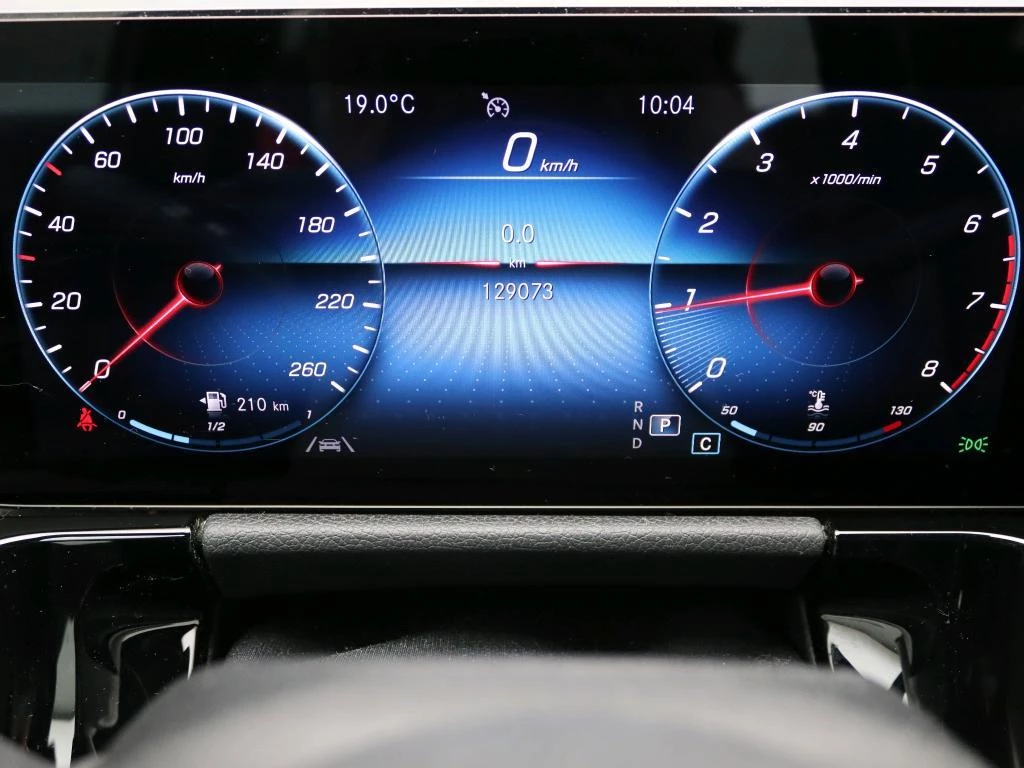 Mercedes-Benz-GLA-image-5