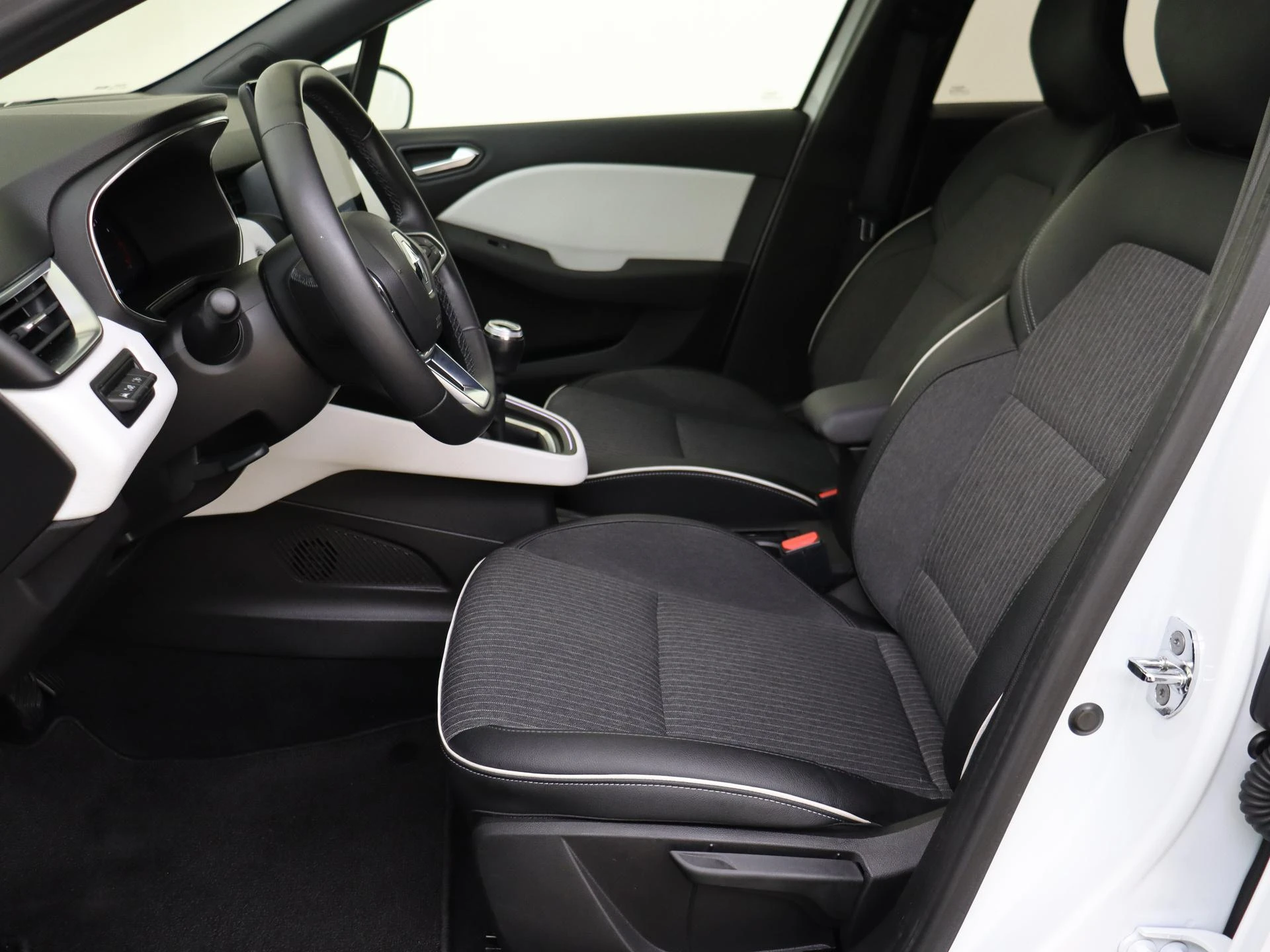 Renault-Clio-image-14