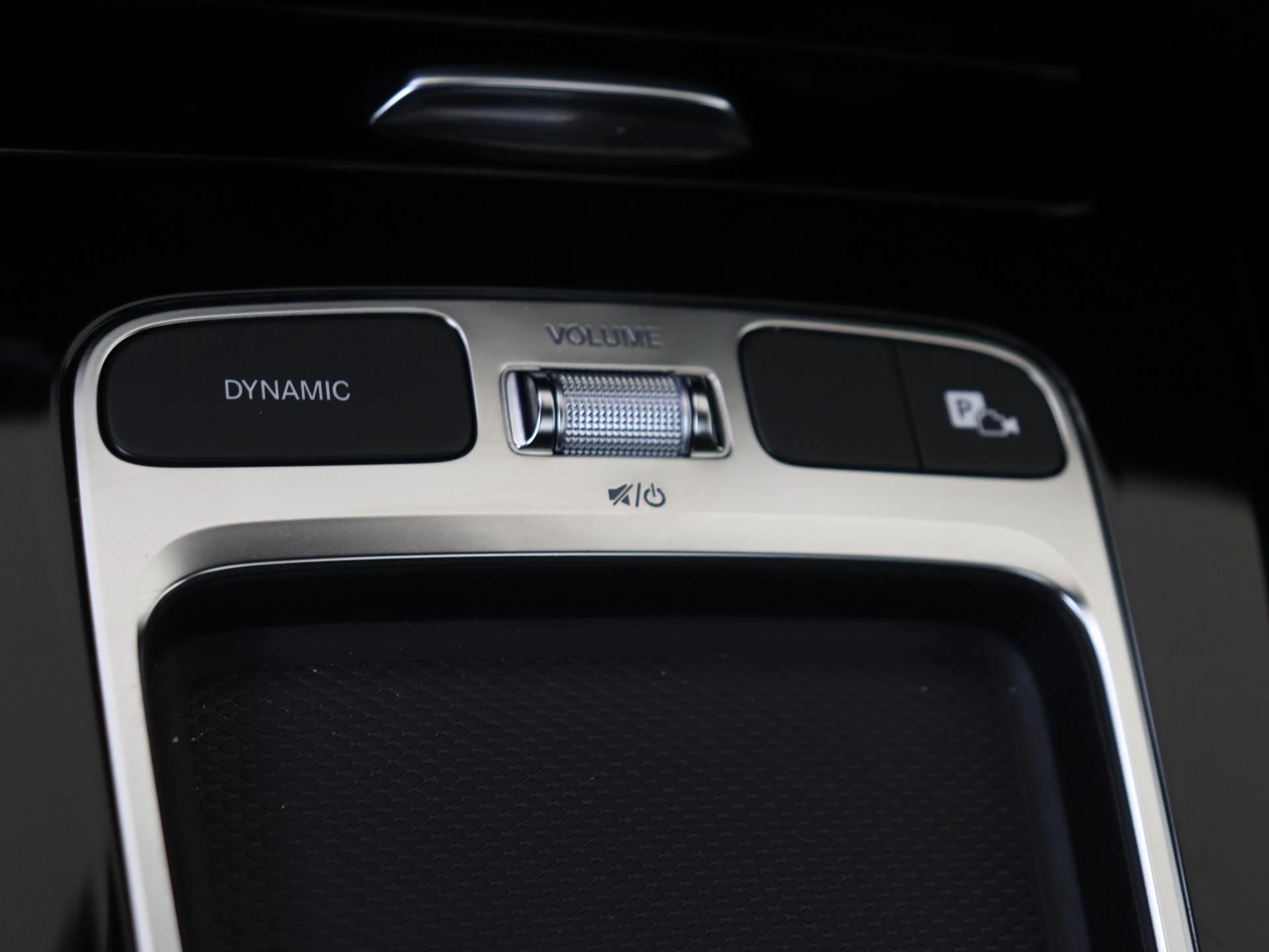 Mercedes-Benz-CLA-image-20