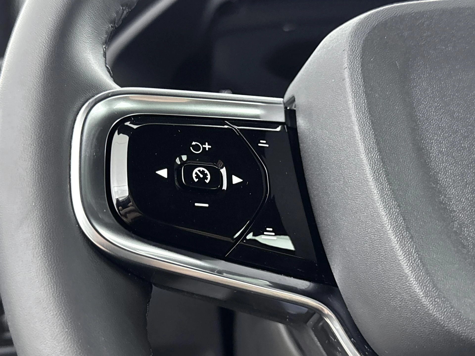 Polestar-2-image-5