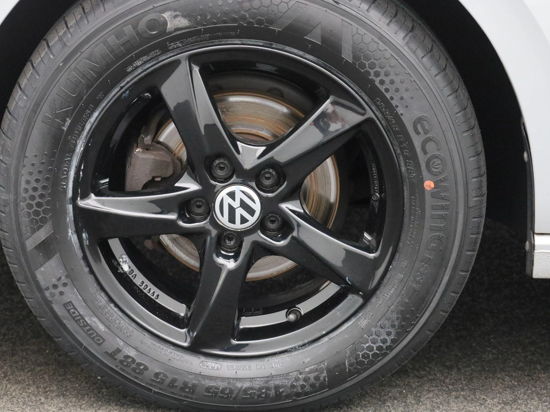 Volkswagen-Polo-image-12