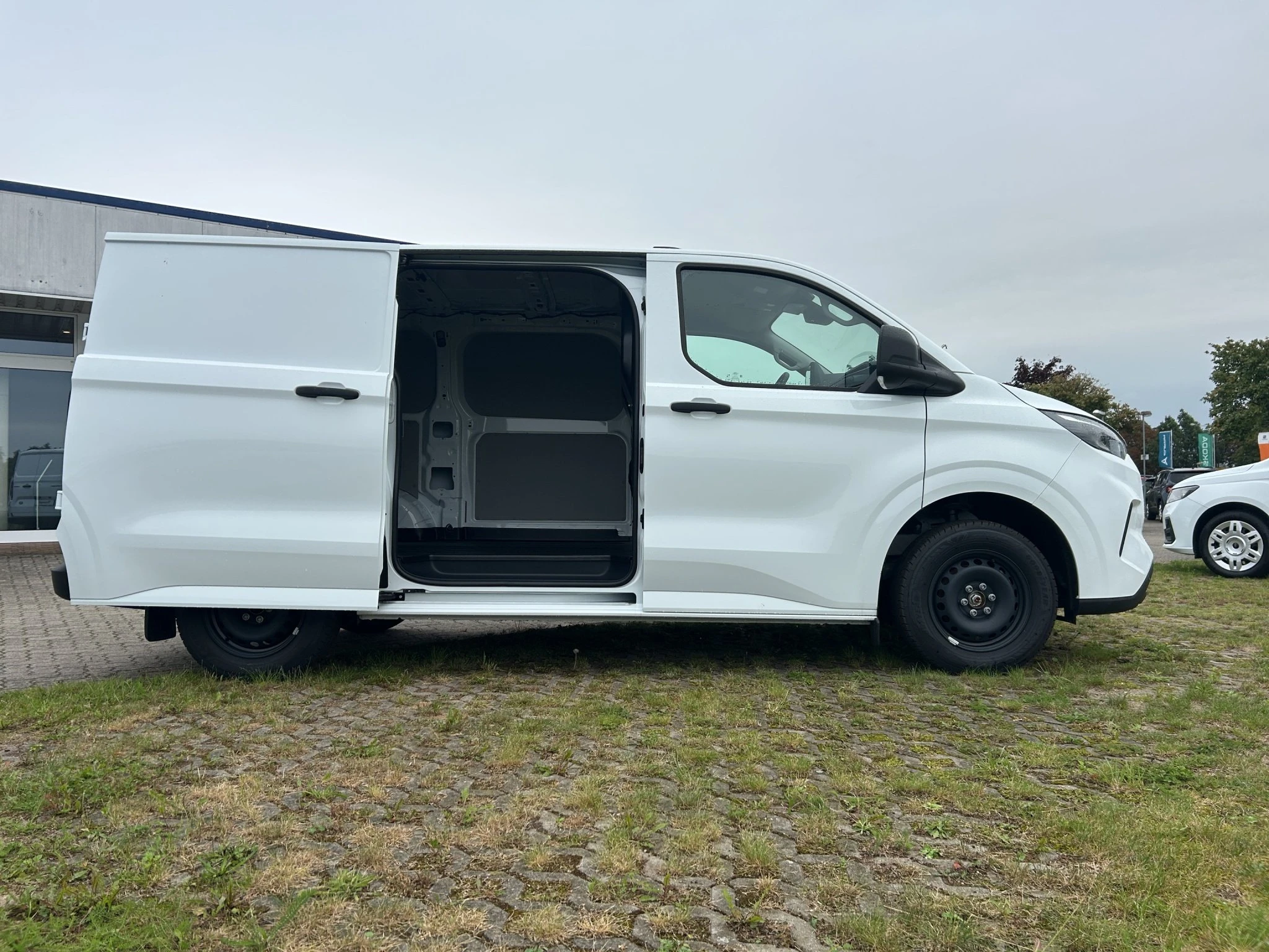 Ford-Transit Custom-image-16