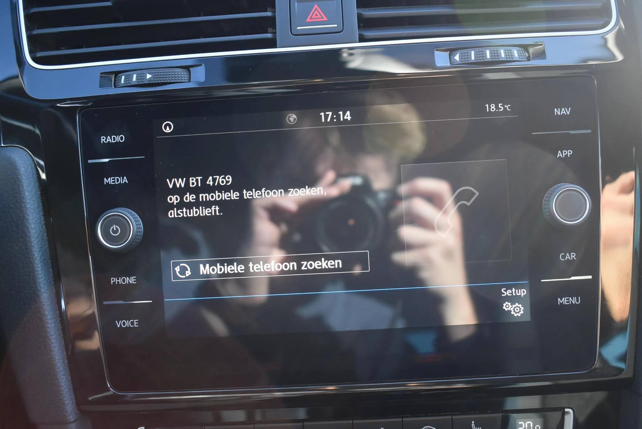 Volkswagen-Golf-image-26