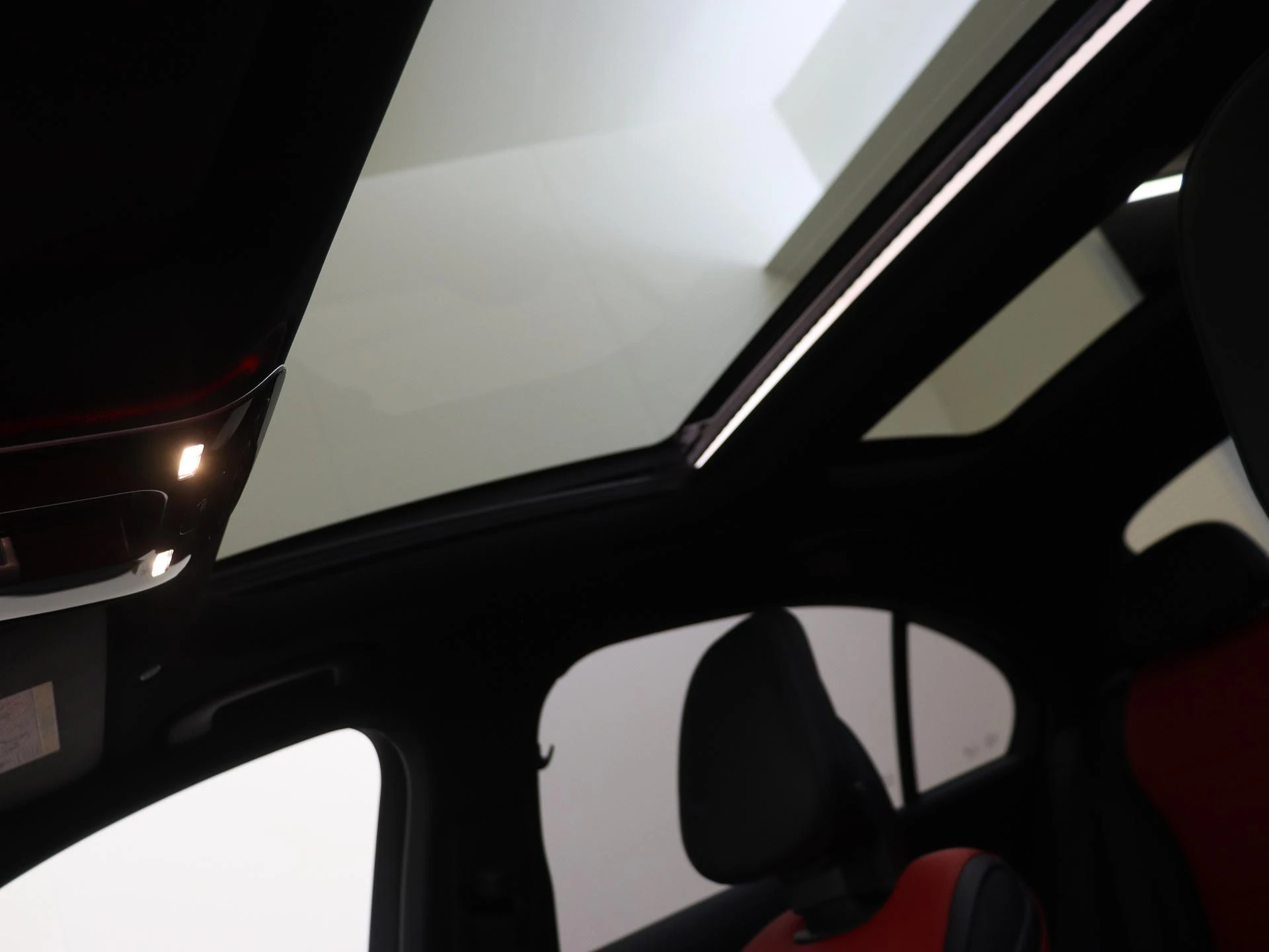 Mercedes-Benz-C-Klasse-image-27