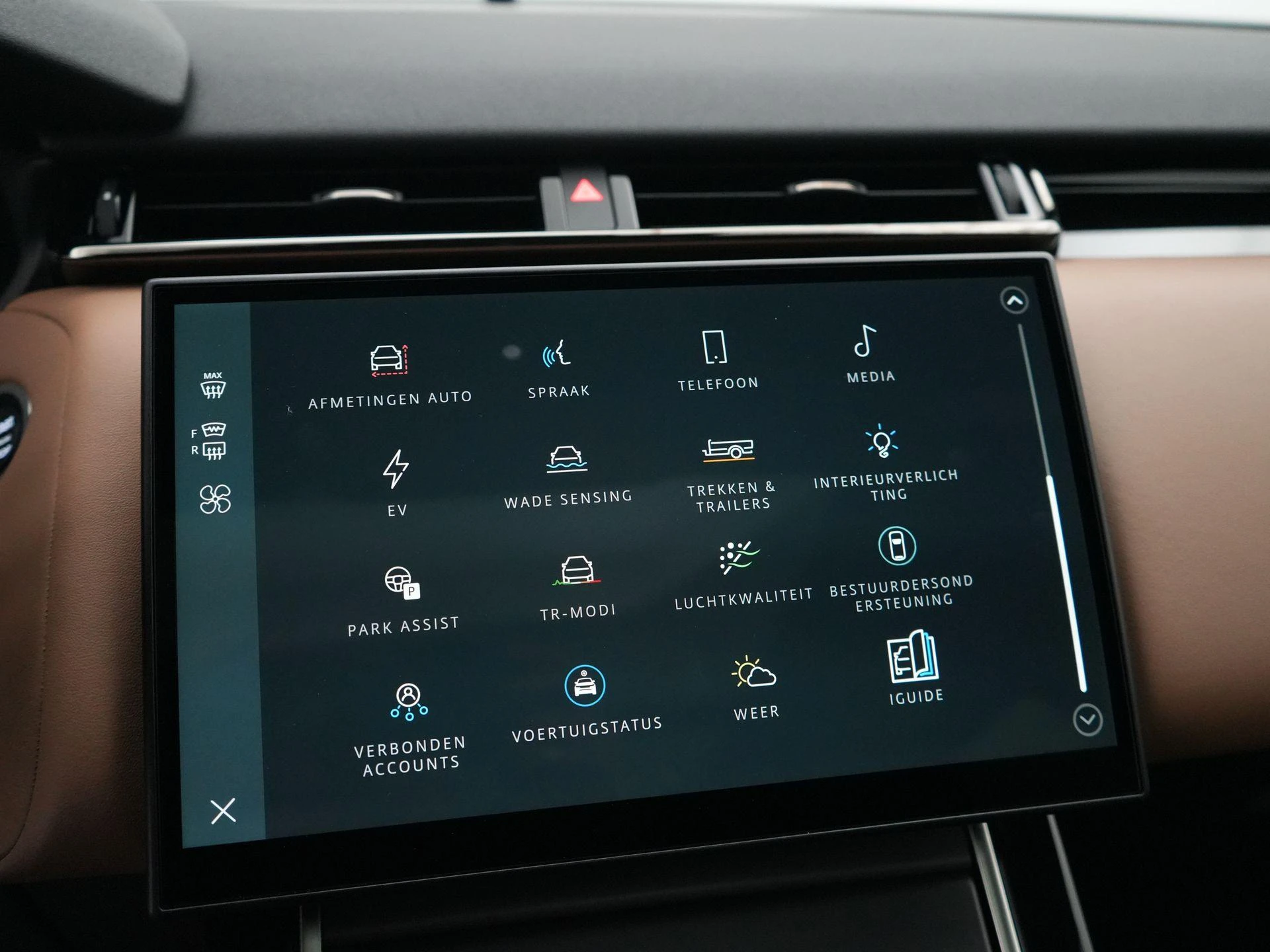 Land Rover-Range Rover Velar-image-21