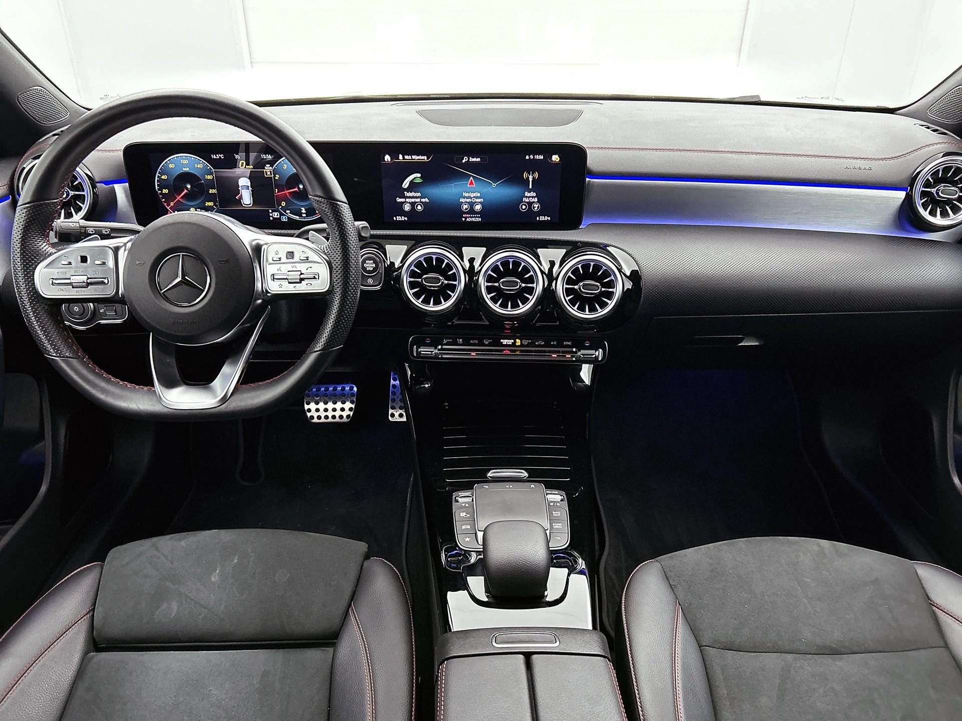 Mercedes-Benz-CLA-image-24
