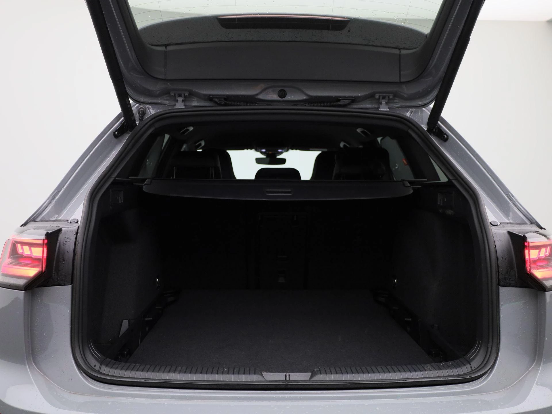 Volkswagen-Golf-image-12