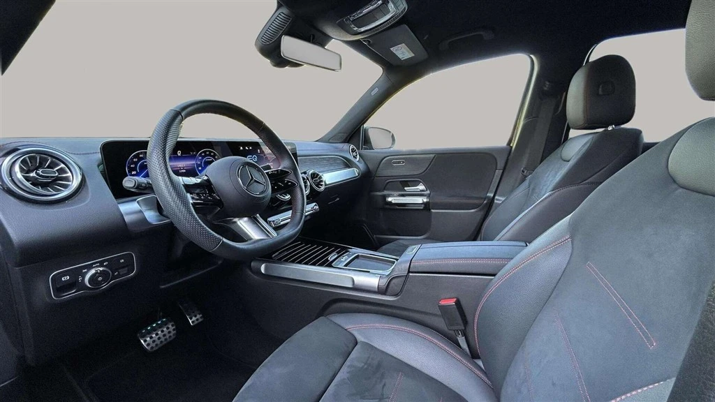 Mercedes-Benz-EQB-image-10