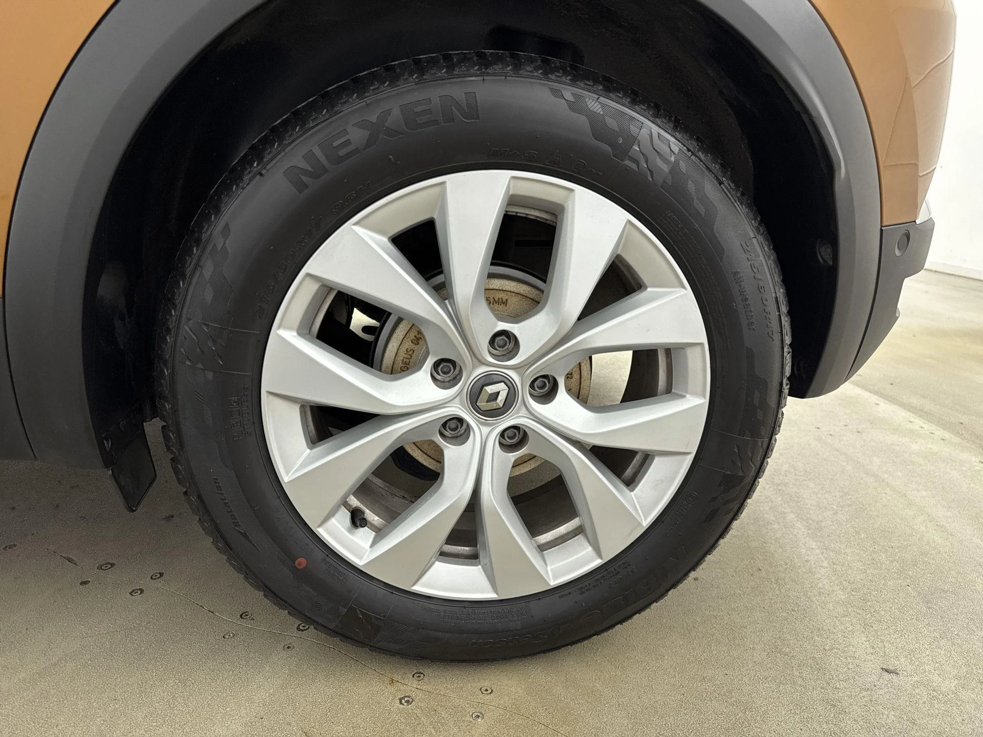 Renault-Captur-image-21