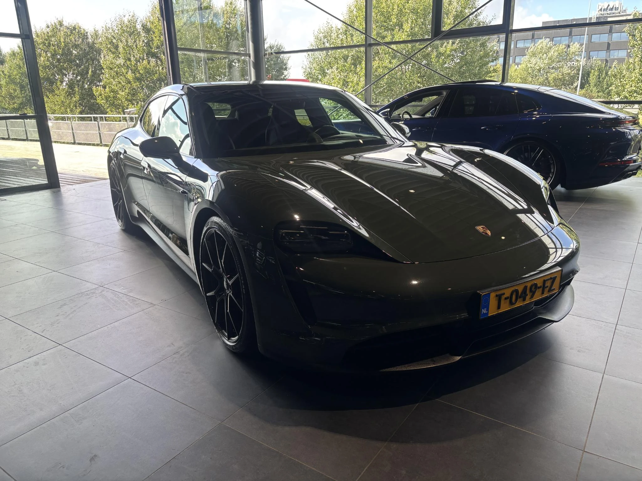 Porsche-Taycan-image-2