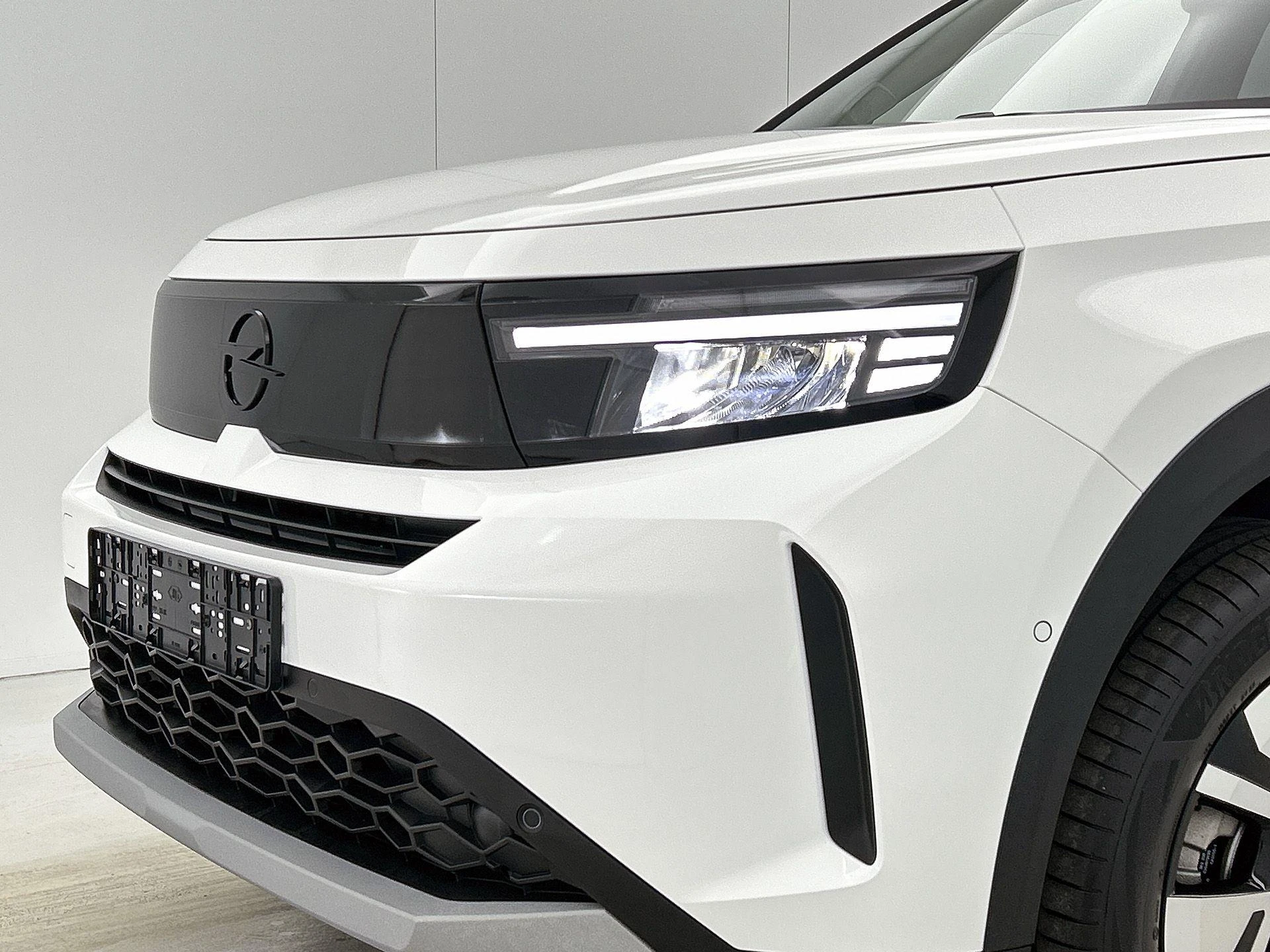 Opel-Frontera-image-16
