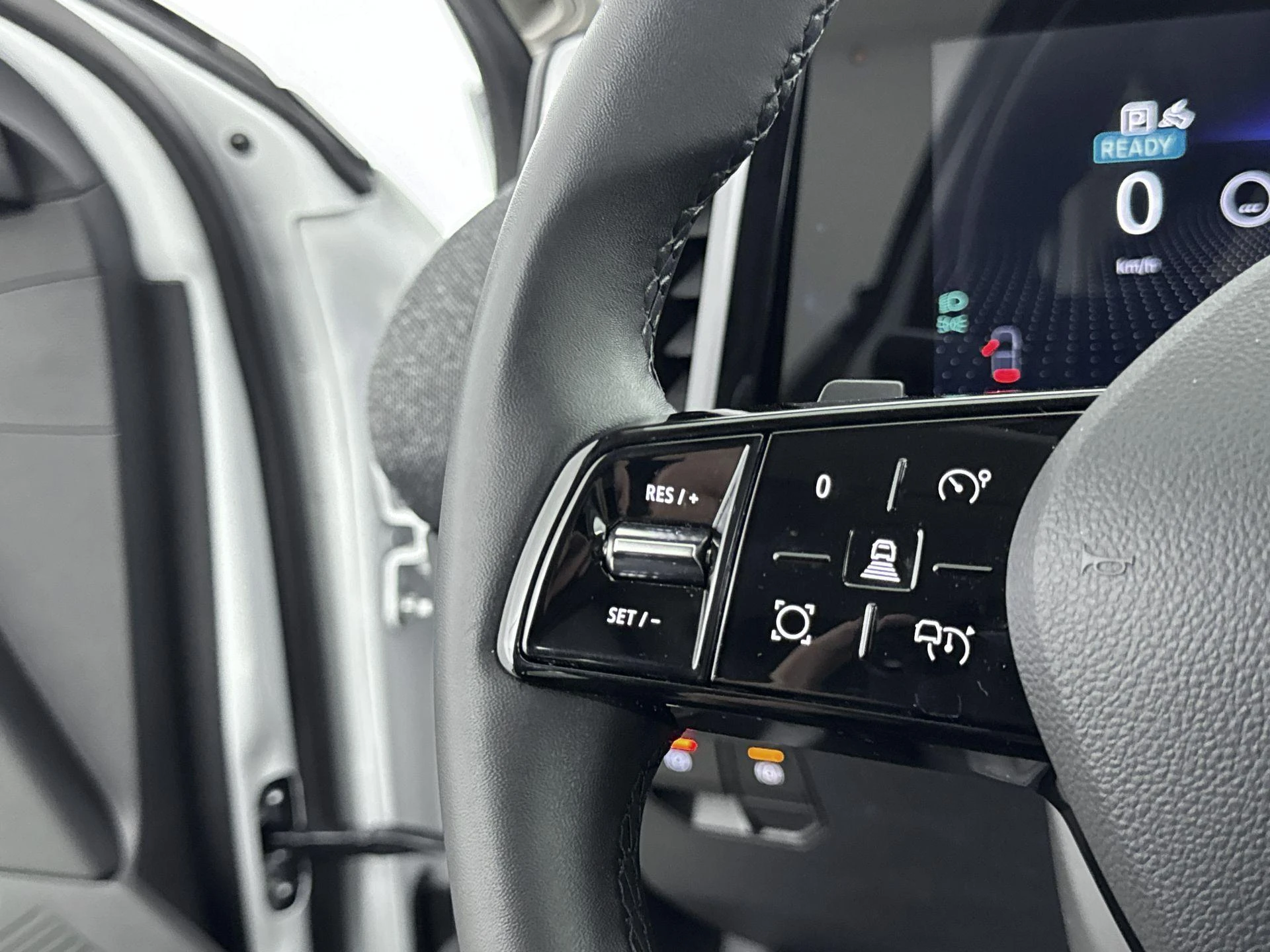 Renault-Megane E-Tech-image-5