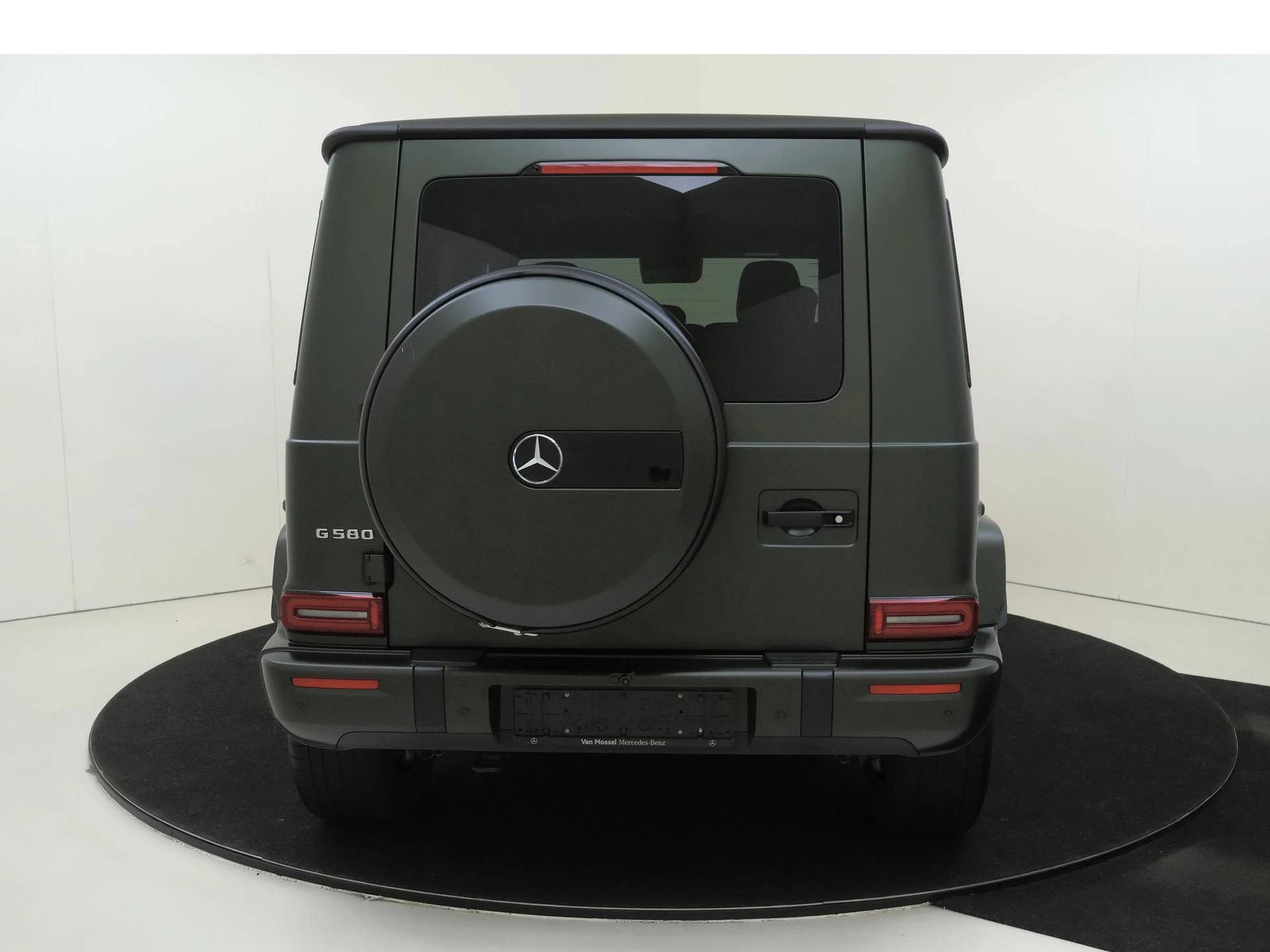Mercedes-Benz-G-Klasse-image-6