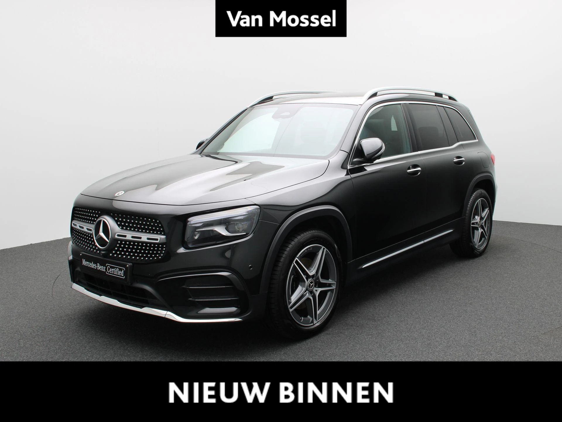 Mercedes-Benz-GLB-image-0