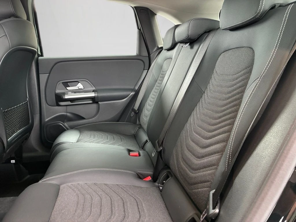 Mercedes-Benz-B-Klasse 180-image-9