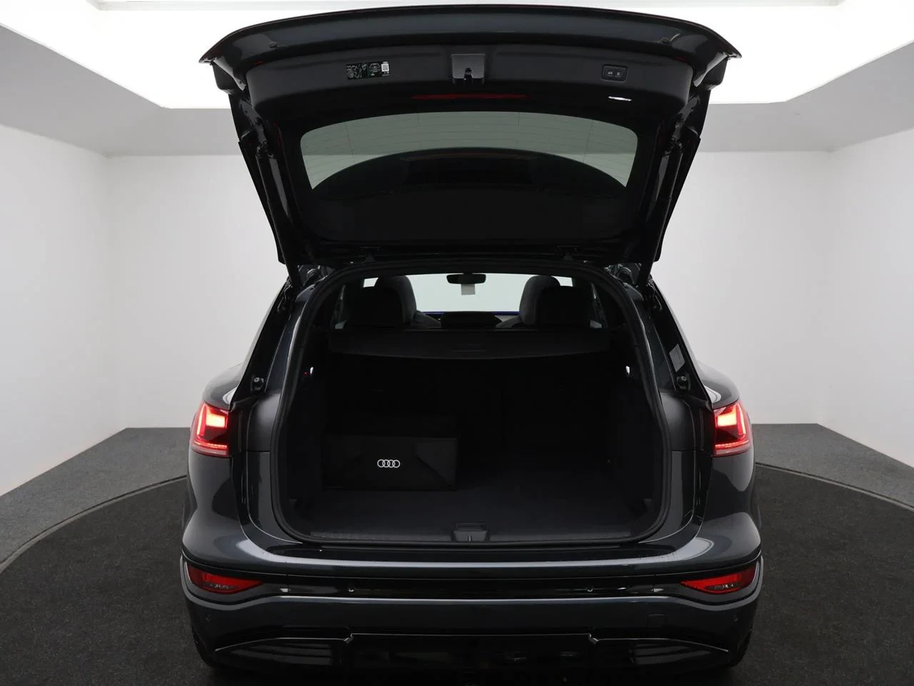 Audi-Q6 e-tron-image-22