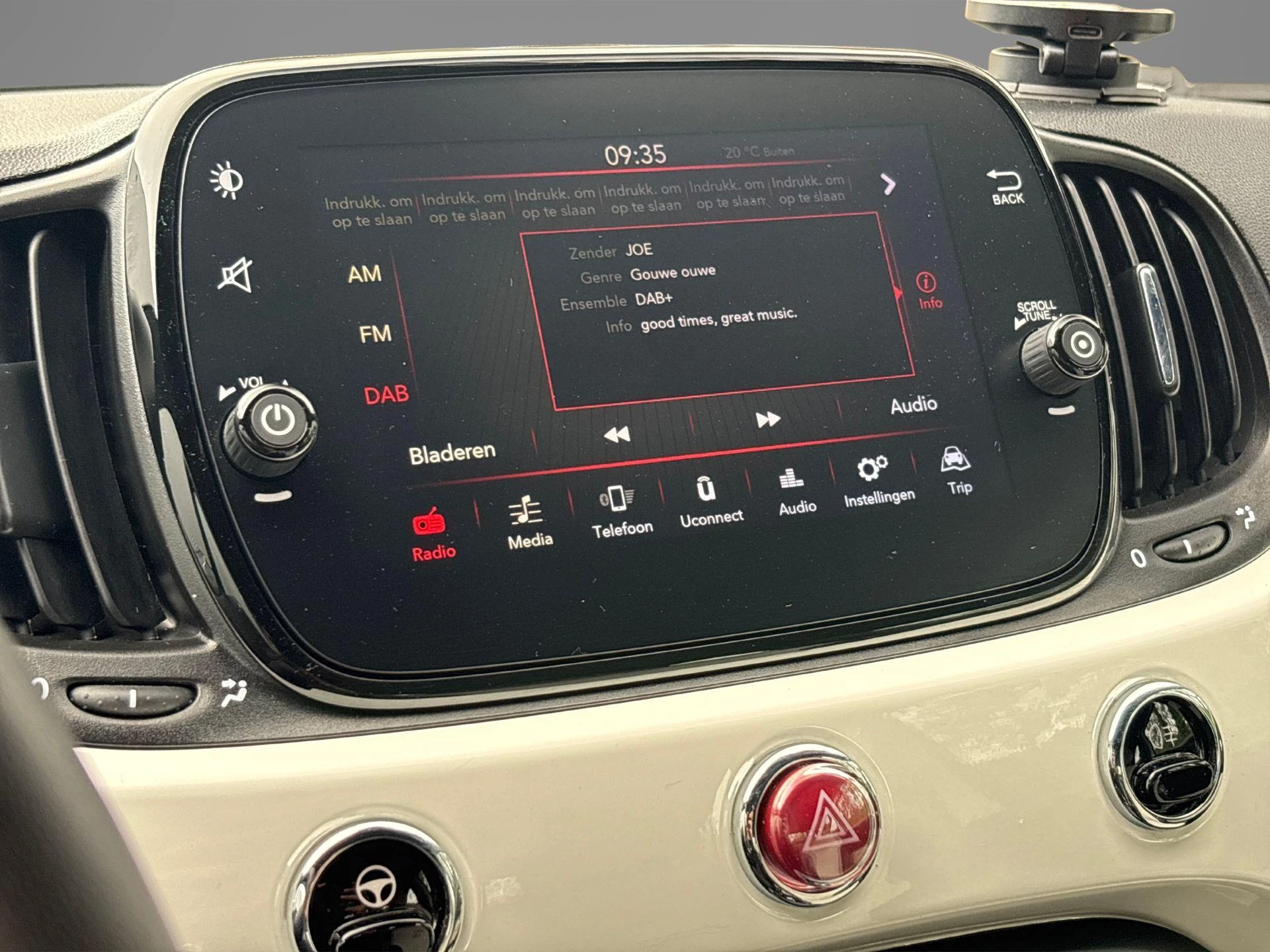 Fiat-500C-image-12