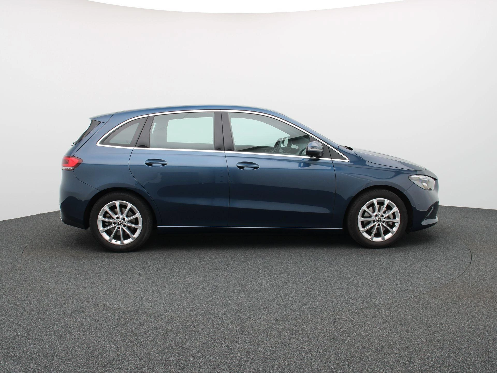Mercedes-Benz B-Klasse 200 Luxury Line + TREKHAAK + LED + PARKEERSENSOREN +