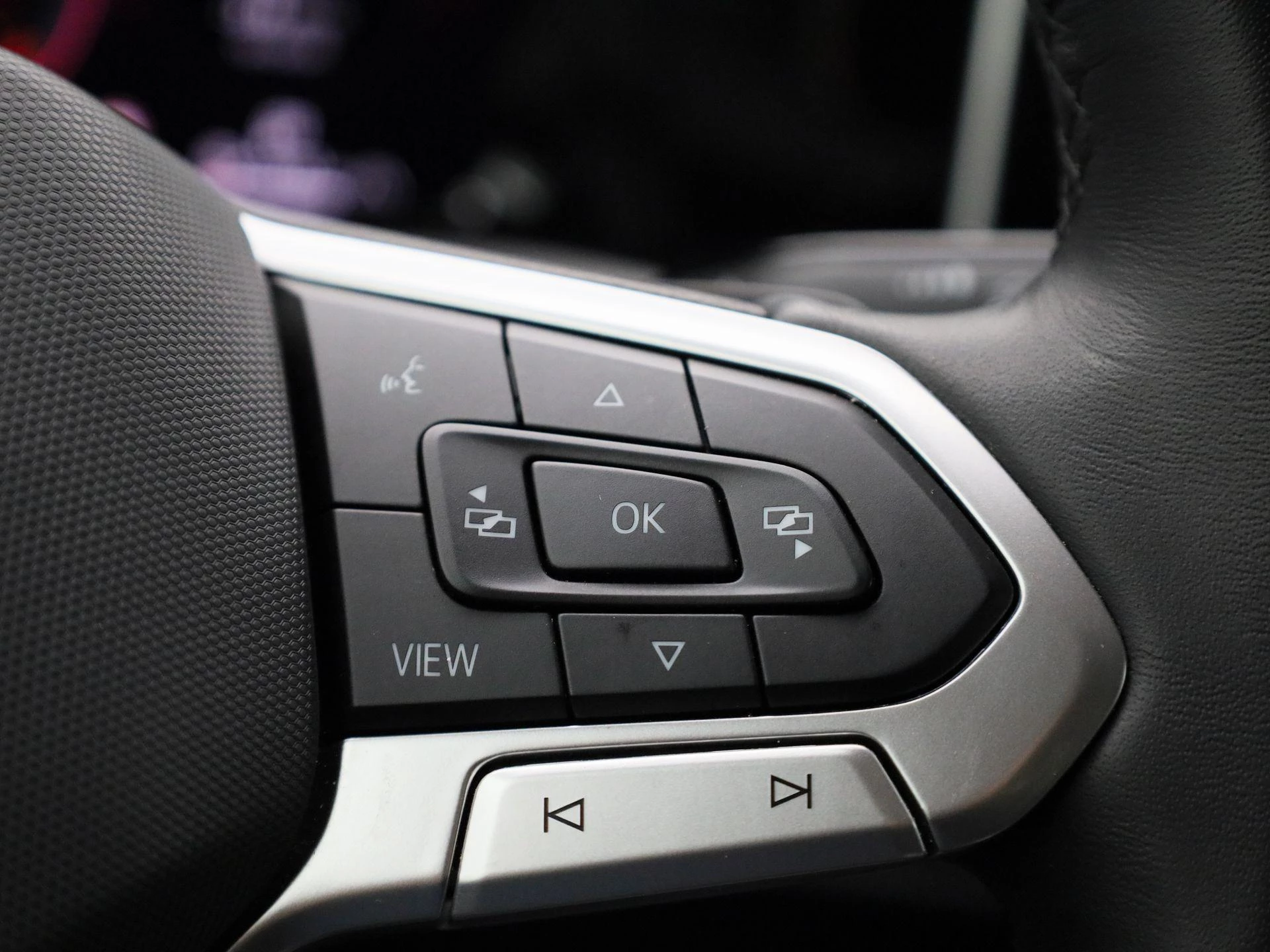 Volkswagen-Golf-image-26