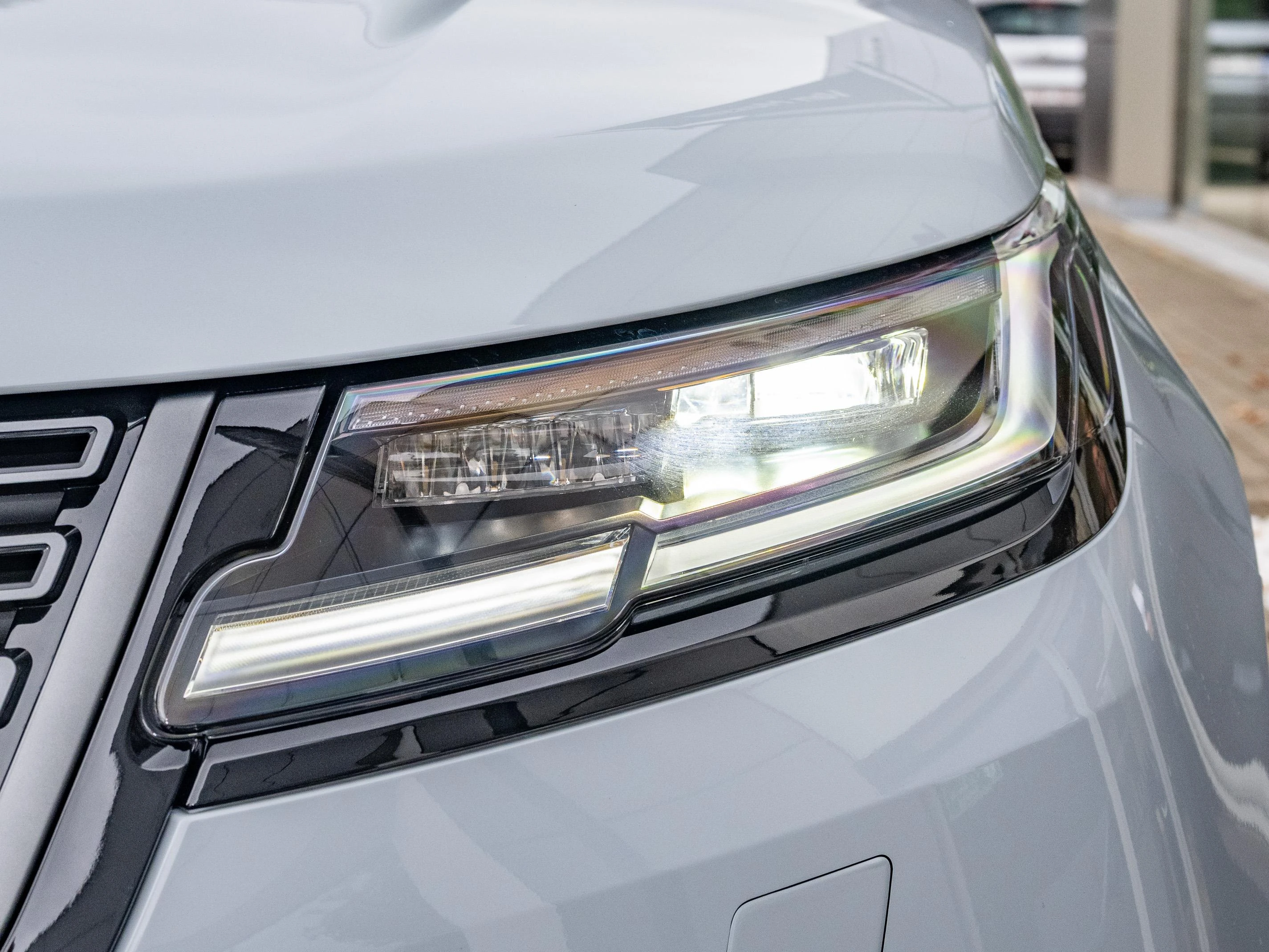 Land Rover-Range Rover Velar-image-23