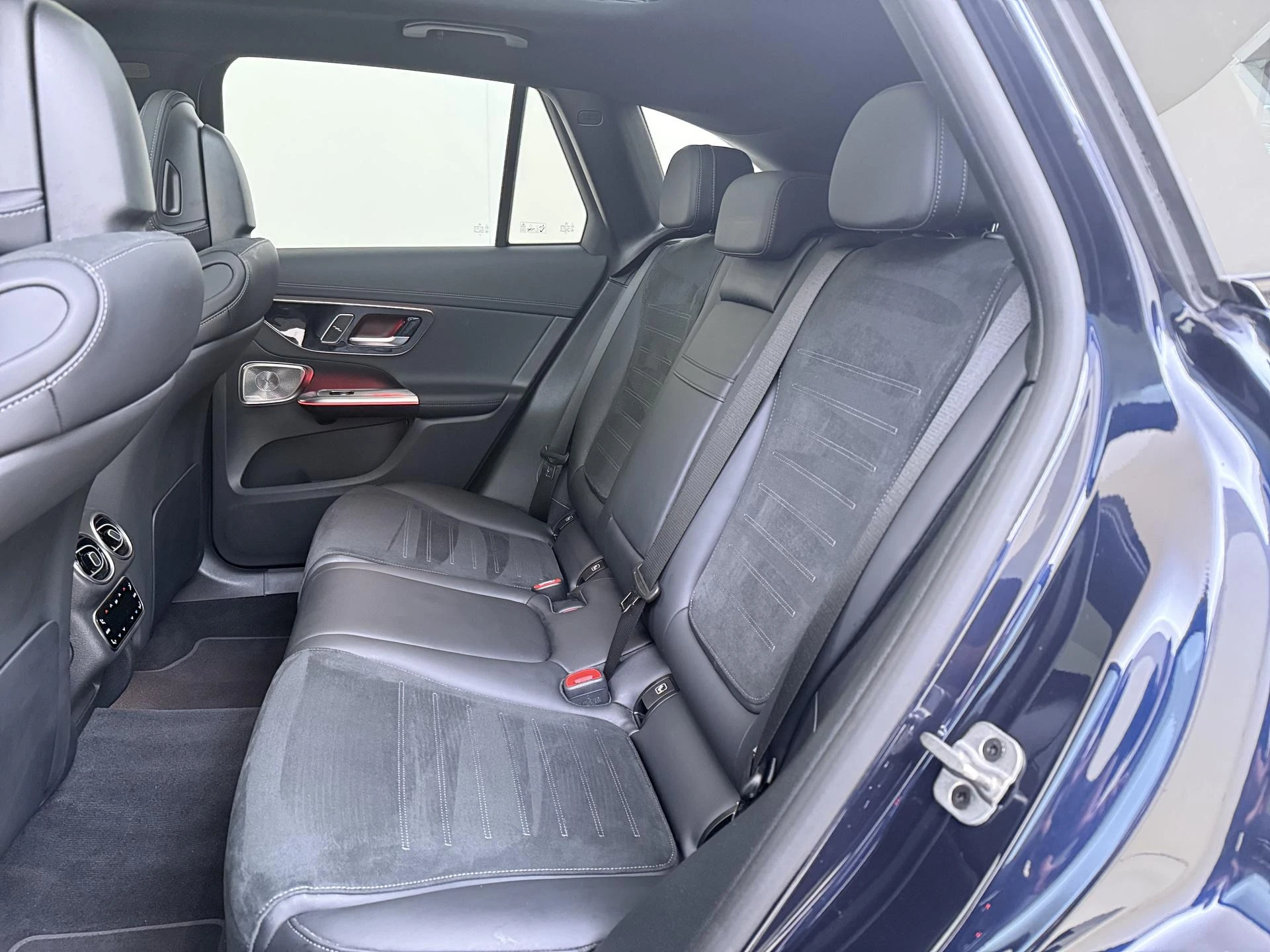 Mercedes-Benz-GLC-image-15