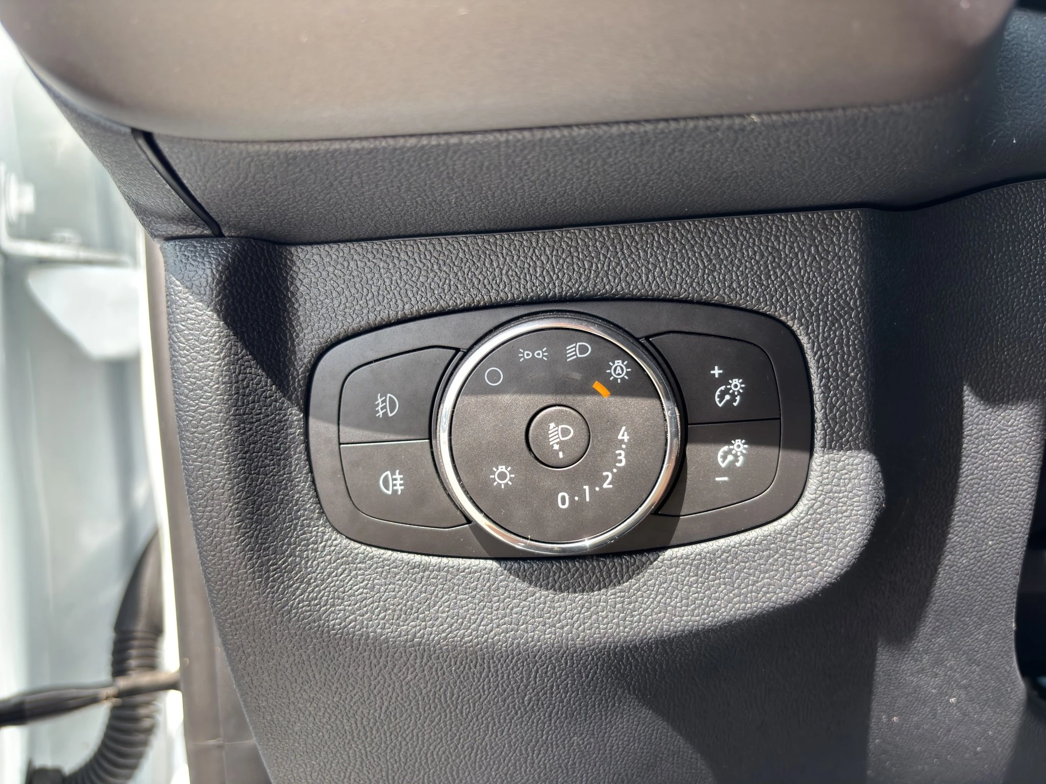 Ford-Tourneo Courier-image-18
