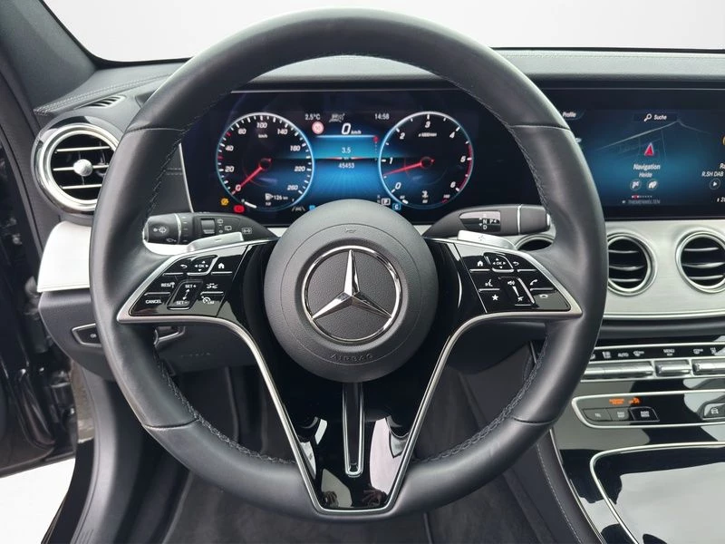 Mercedes-Benz E-Klasse 400 T d 4M AMG PANO HUD 360 DISTRO STANDHZG AMG LineW213 E 400 T d 4M AMG PANO HUD 360 DISTRO STANDHZG AMG Line